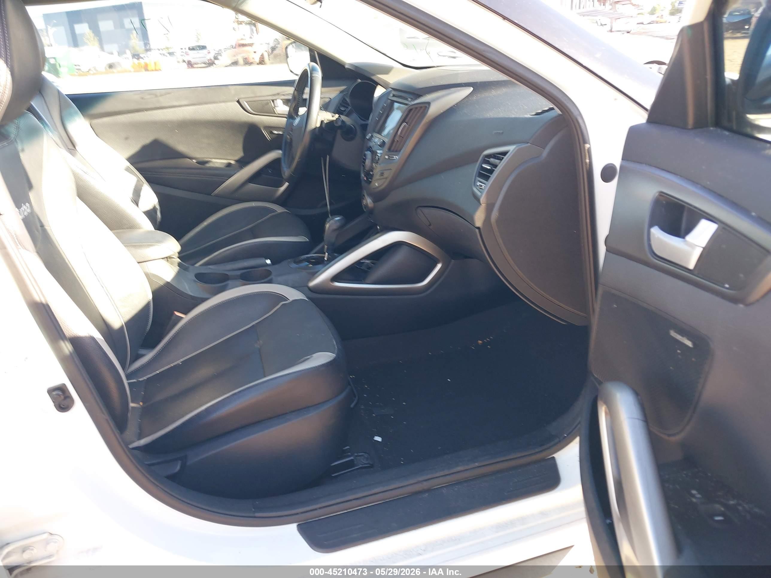 2015 Hyundai Veloster Turbo White vin: KMHTC6AE7FU238751
