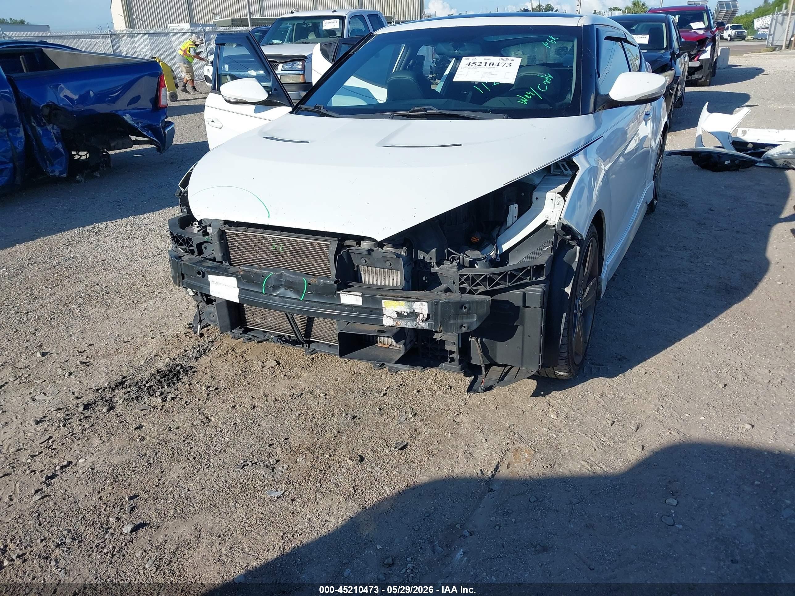 2015 Hyundai Veloster Turbo White vin: KMHTC6AE7FU238751