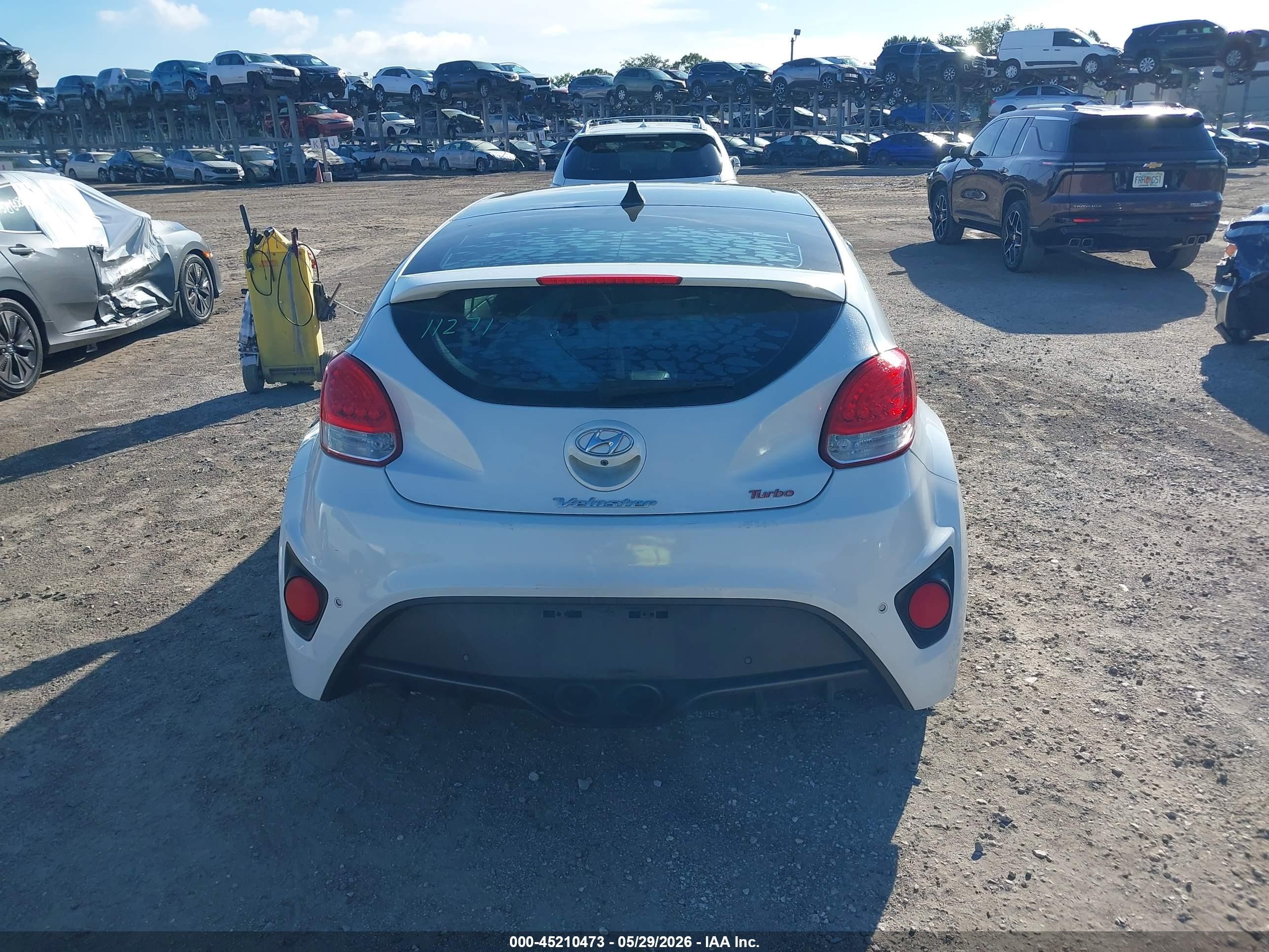 2015 Hyundai Veloster Turbo White vin: KMHTC6AE7FU238751
