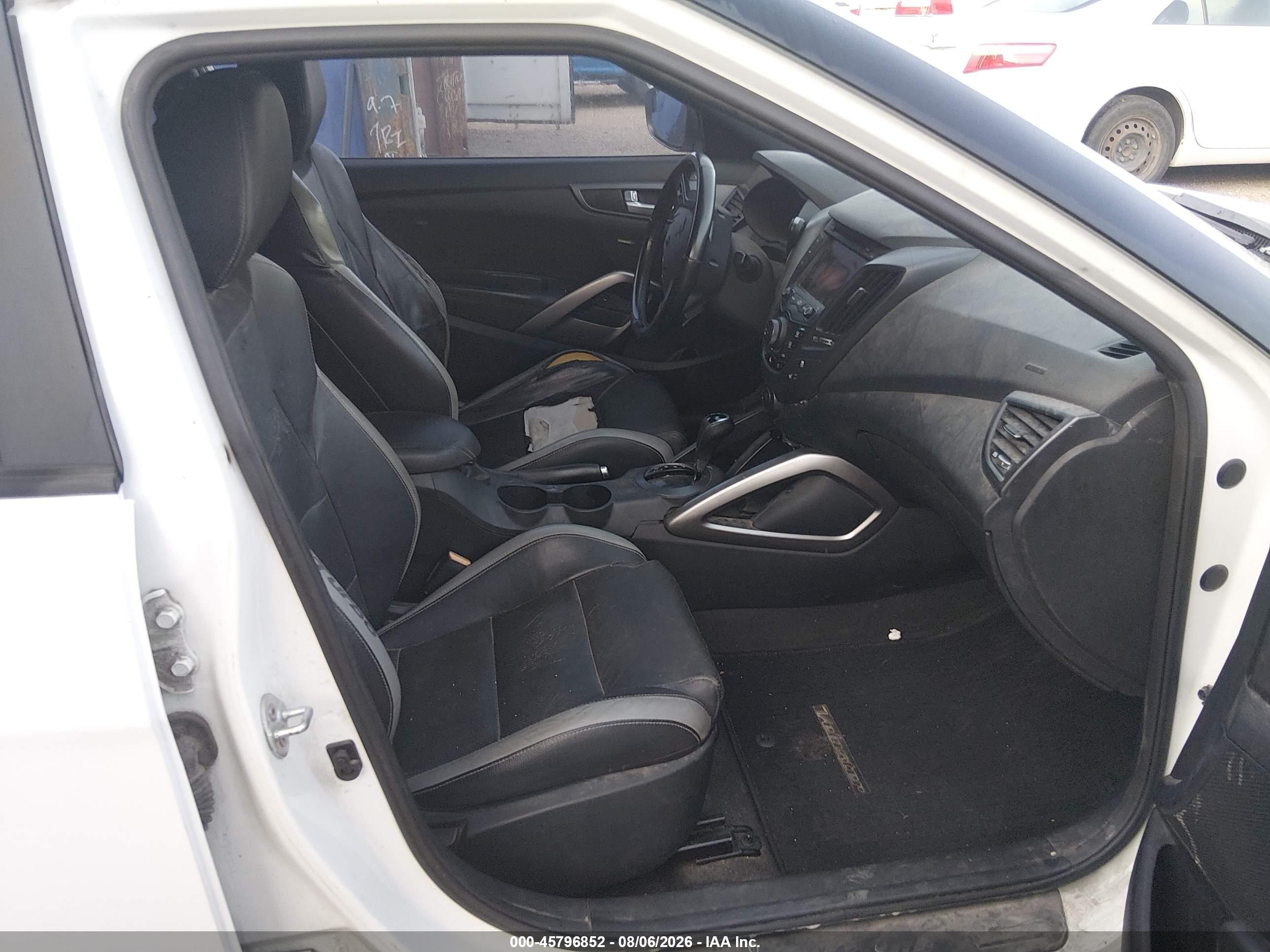 2016 Hyundai Veloster Turbo Белый vin: KMHTC6AE7GU279673