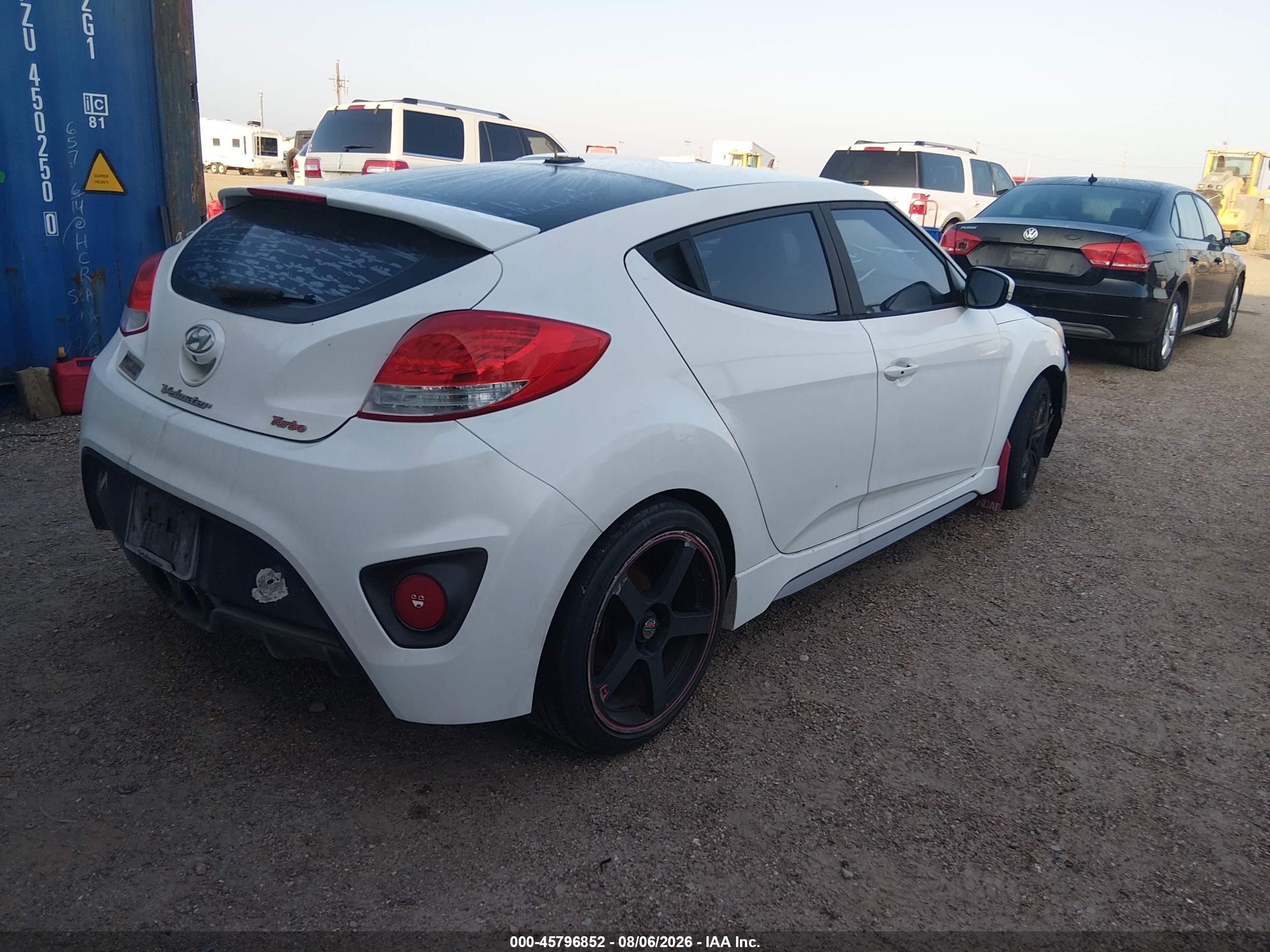2016 Hyundai Veloster Turbo Белый vin: KMHTC6AE7GU279673