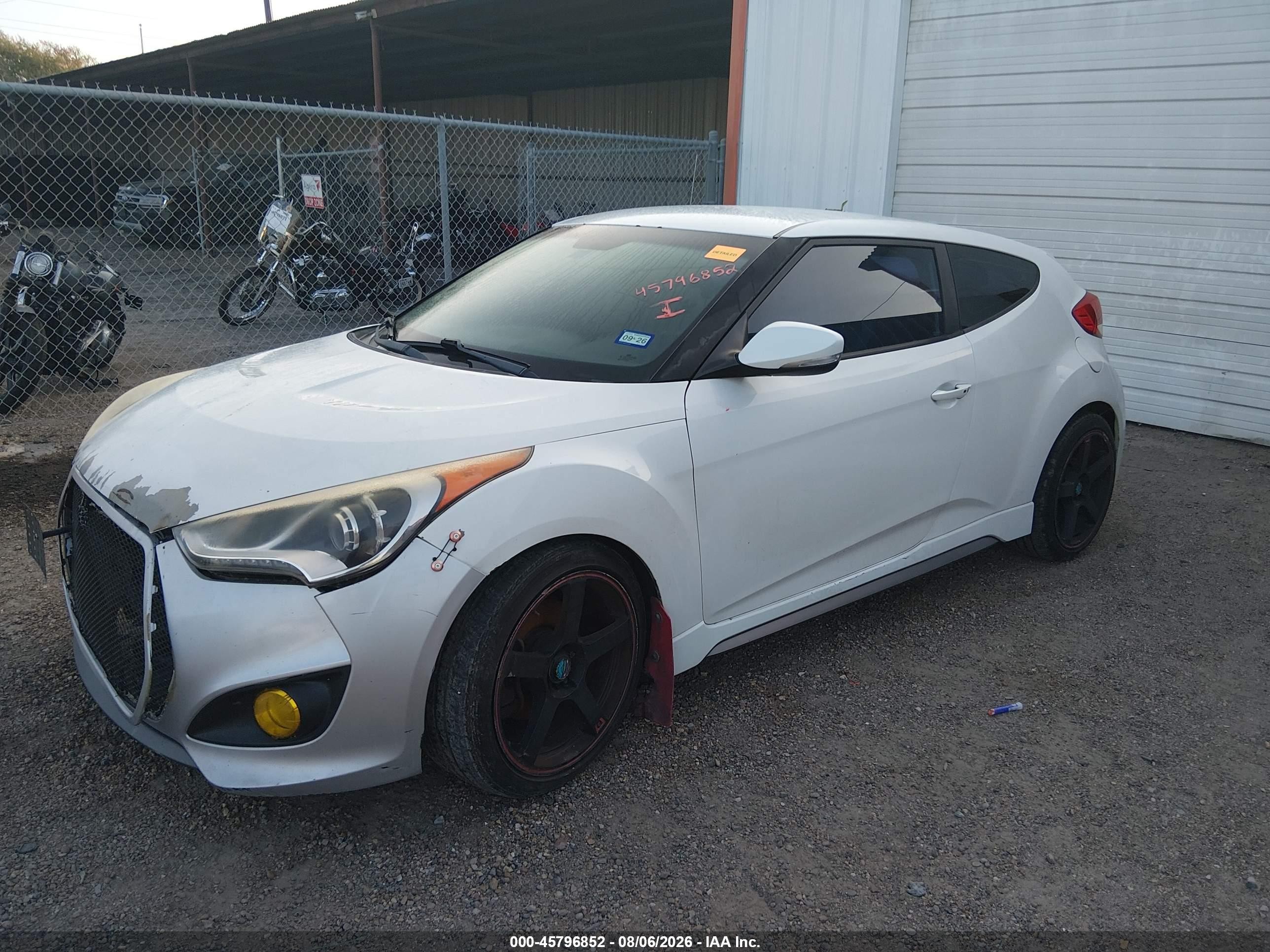 2016 Hyundai Veloster Turbo Белый vin: KMHTC6AE7GU279673