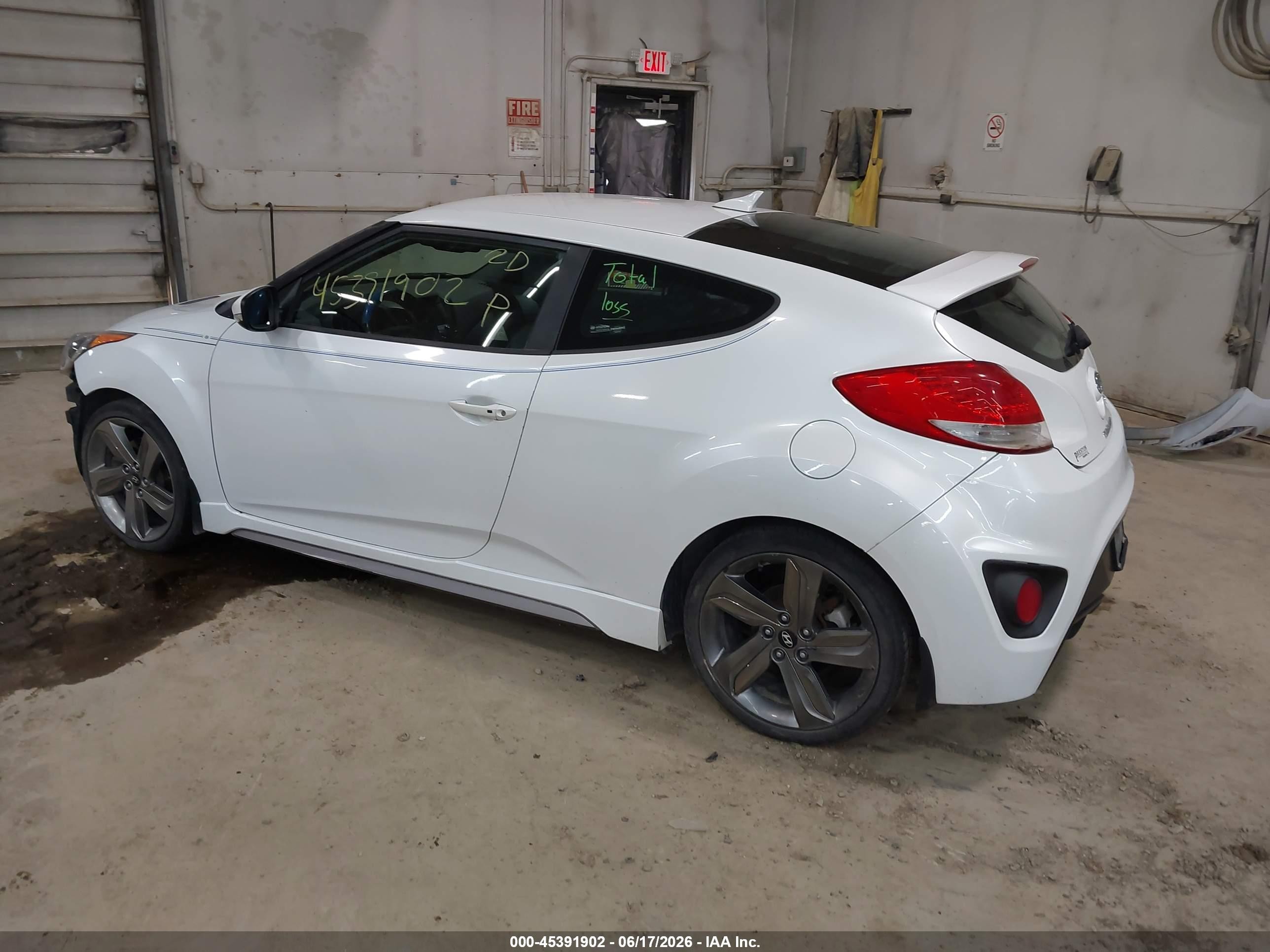2013 Hyundai Veloster Turbo W/blue White vin: KMHTC6AE8DU179027