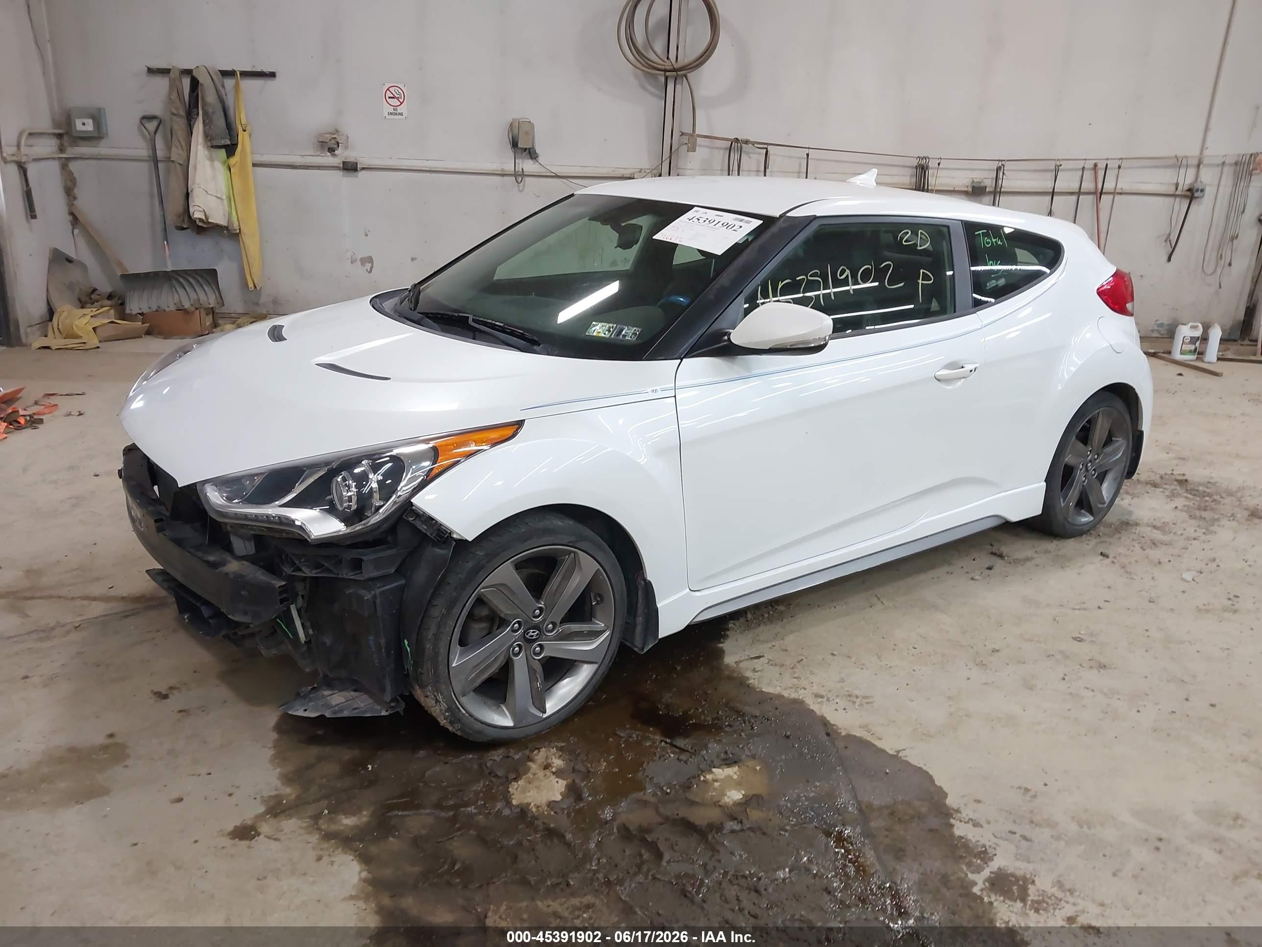 2013 Hyundai Veloster Turbo W/blue White vin: KMHTC6AE8DU179027