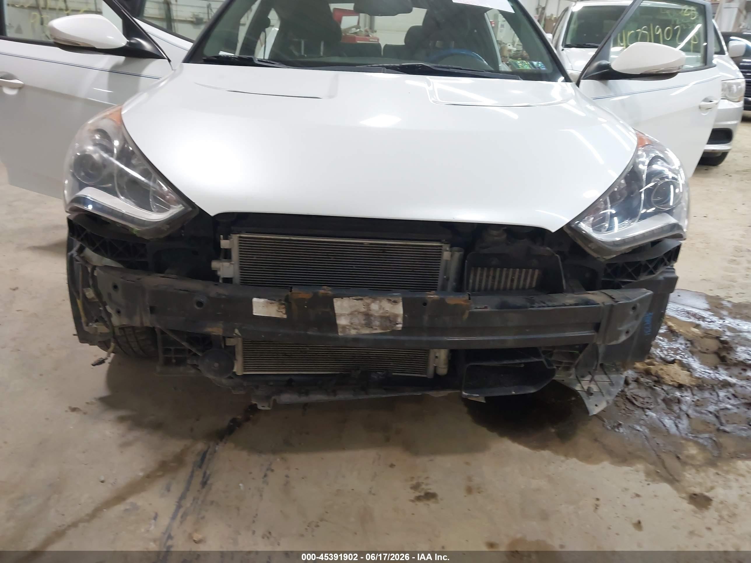 2013 Hyundai Veloster Turbo W/blue White vin: KMHTC6AE8DU179027