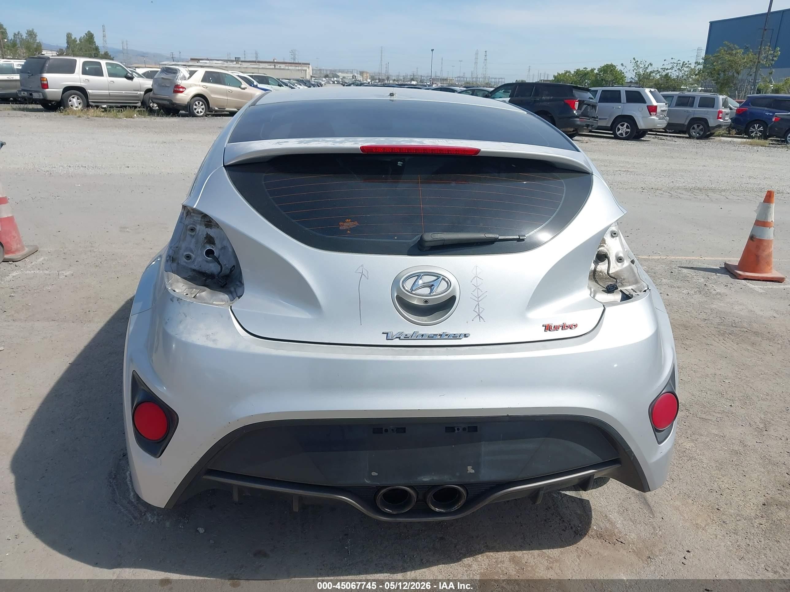 2015 Hyundai Veloster Turbo Silver vin: KMHTC6AE8FU225880