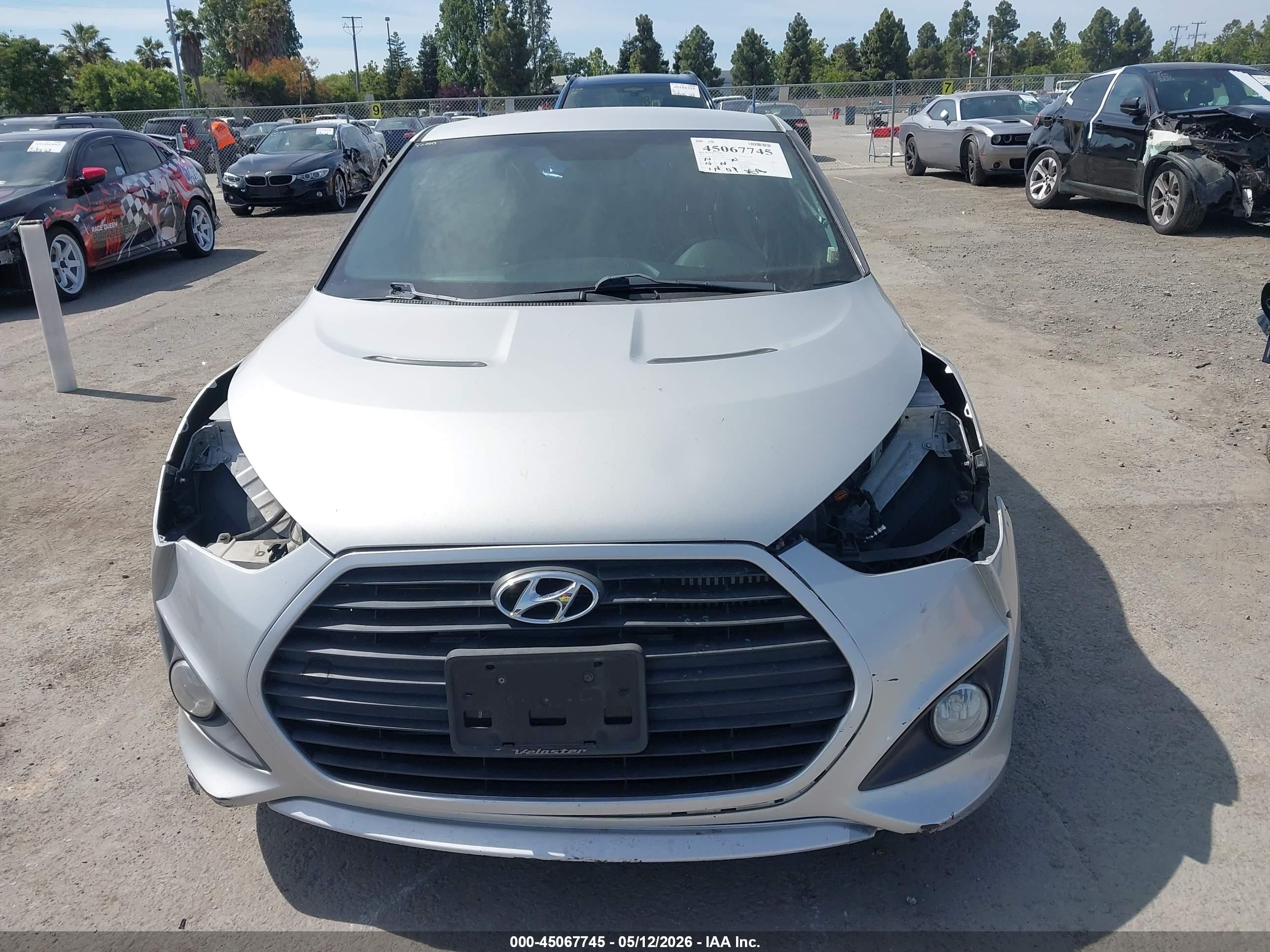 2015 Hyundai Veloster Turbo Silver vin: KMHTC6AE8FU225880