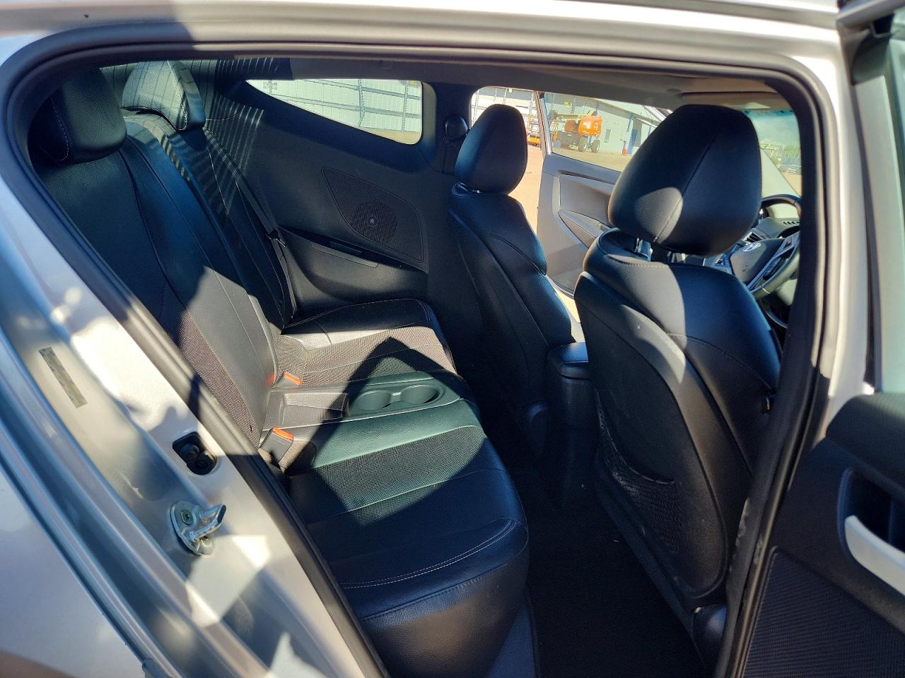 2015 Hyundai Veloster Turbo Silver vin: KMHTC6AE8FU227466