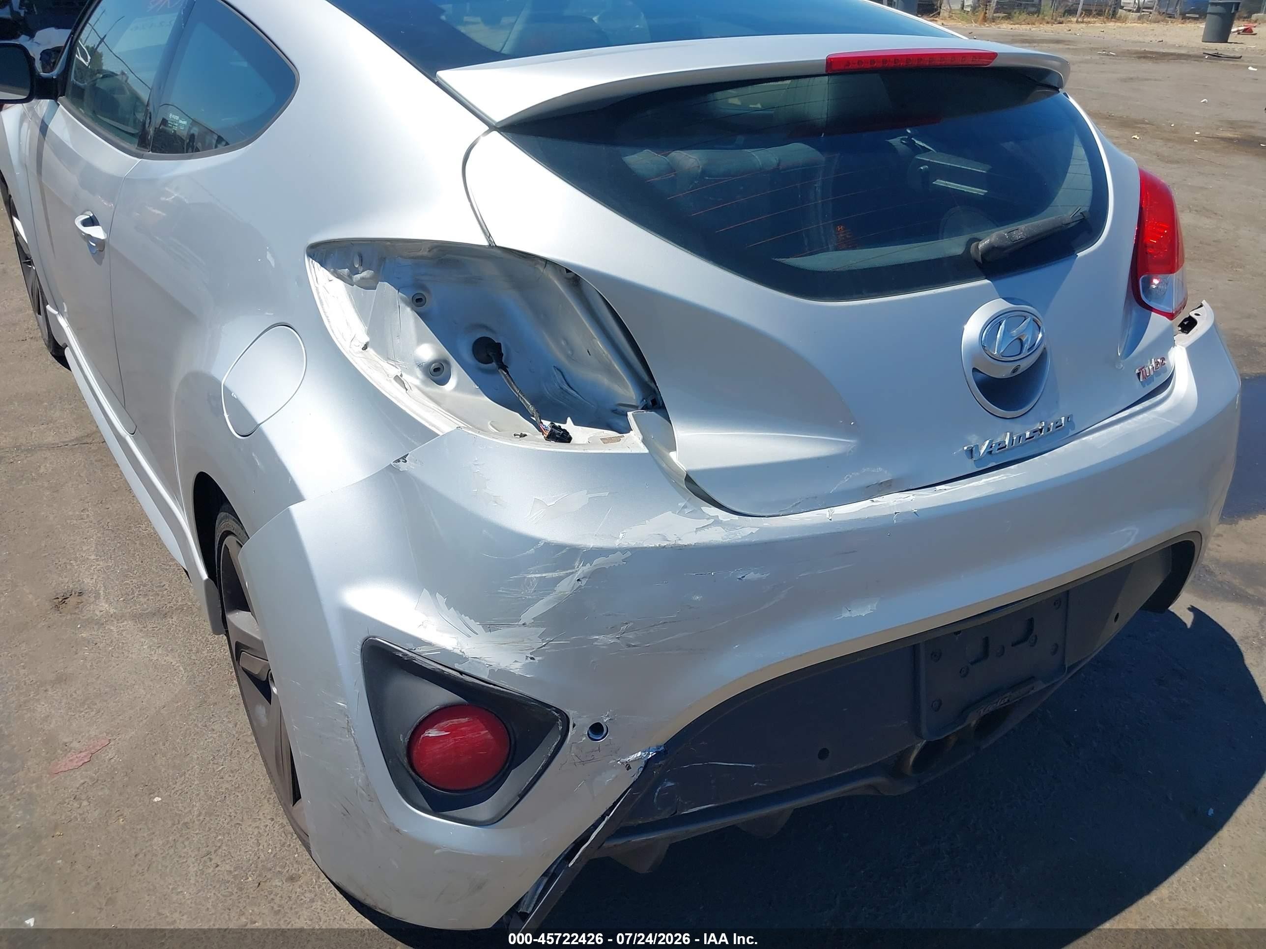 2015 Hyundai Veloster Turbo Silver vin: KMHTC6AE8FU235082