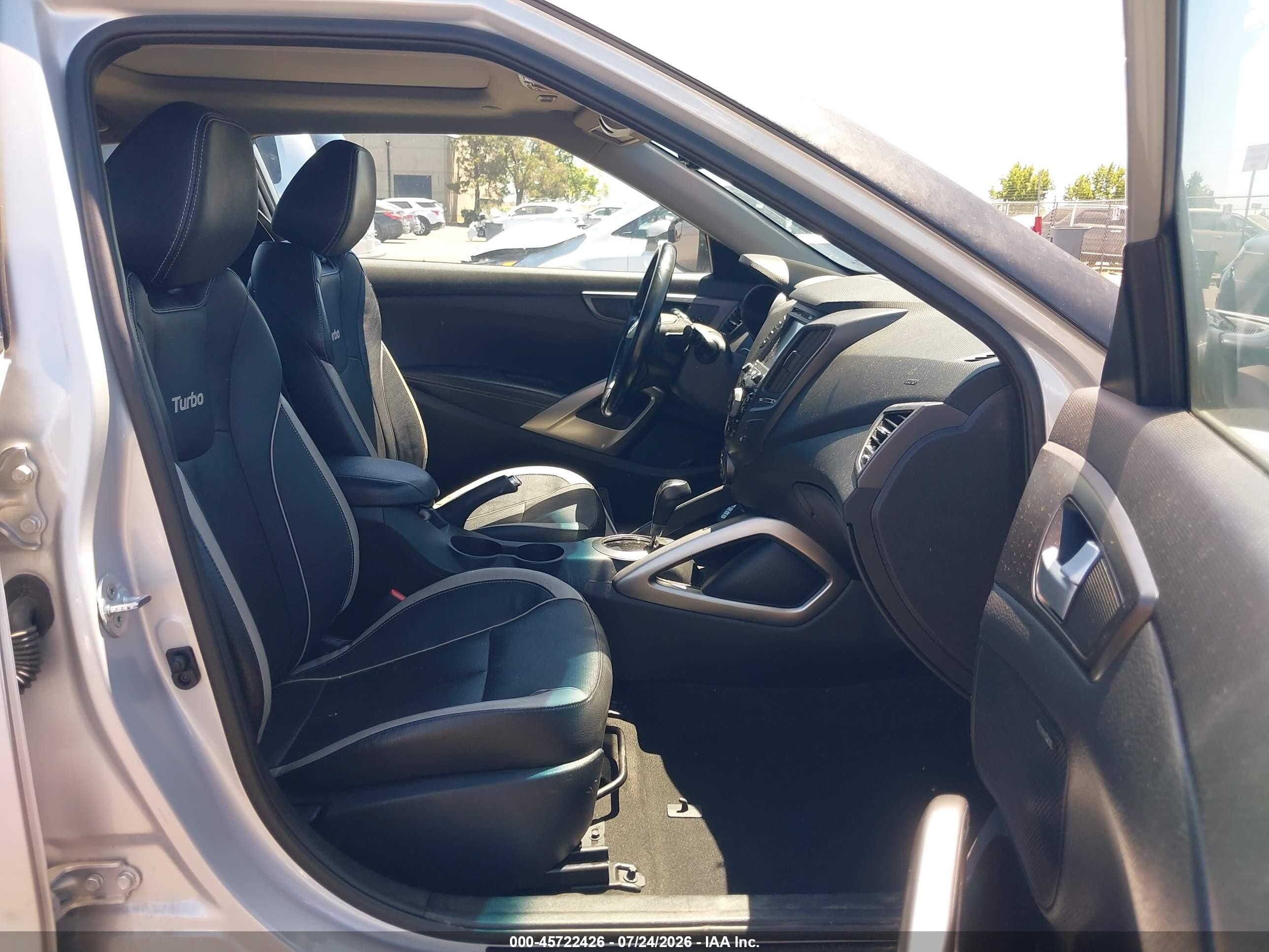 2015 Hyundai Veloster Turbo Silver vin: KMHTC6AE8FU235082