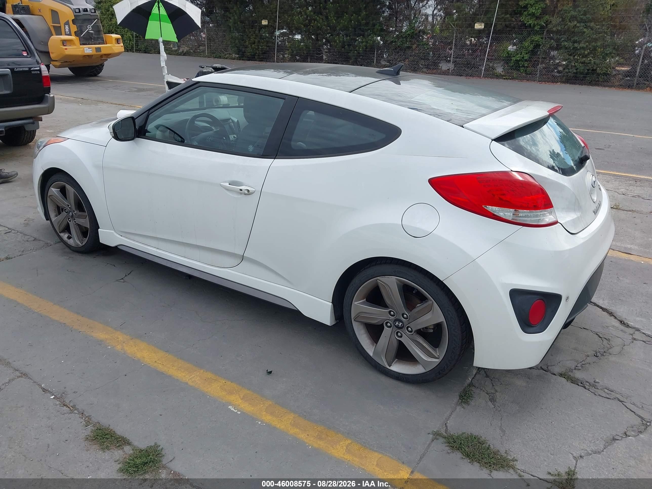 2015 Hyundai Veloster Turbo White vin: KMHTC6AE8FU240864