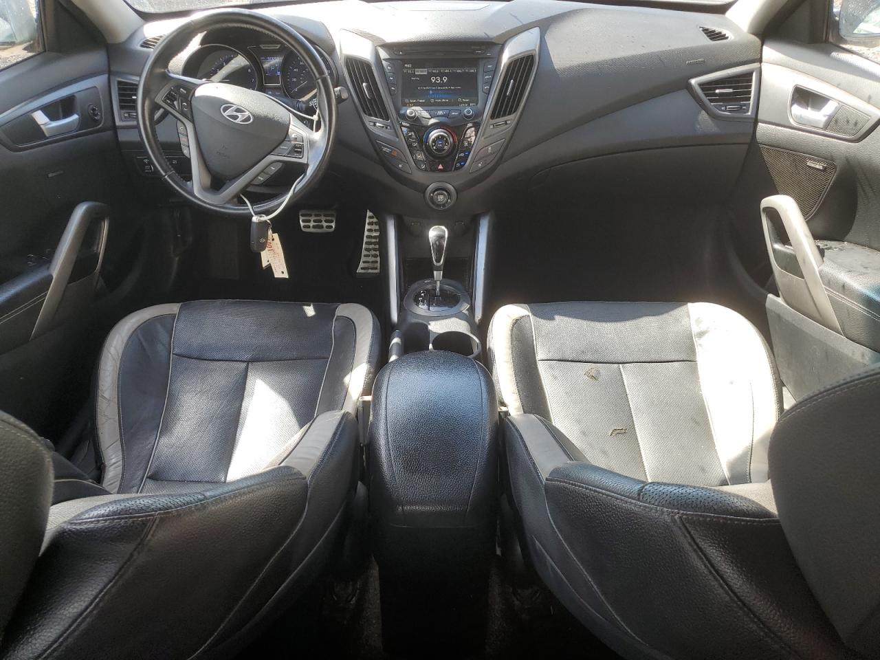 2015 Hyundai Veloster Turbo Silver vin: KMHTC6AE8FU249208 Damage: Right Front Seat Cushion, Torn, 2 To 3 Inches