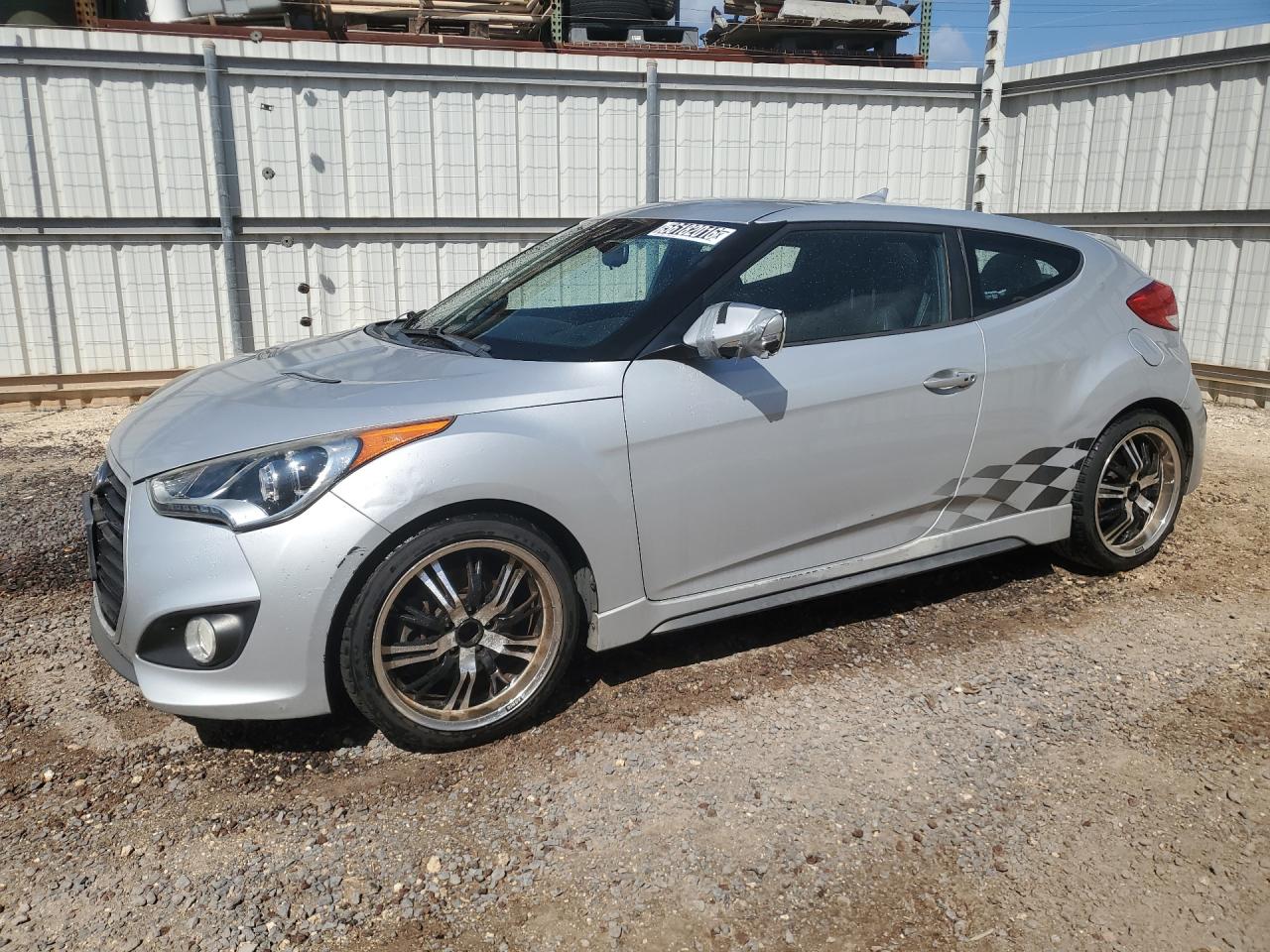 2015 Hyundai Veloster Turbo Silver vin: KMHTC6AE8FU249208 Damage: Left Front Fender, Dent(S) W/ Paint Dmg, 3 To 4 Inches