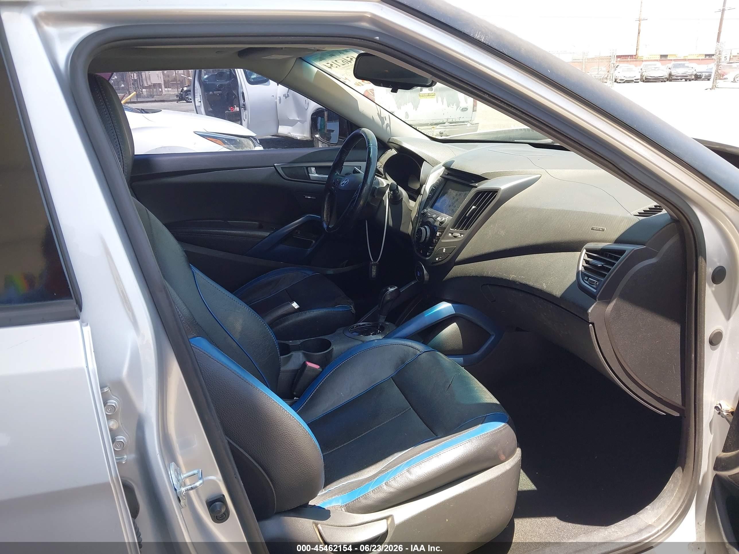 2013 Hyundai Veloster Turbo W/blue Silver vin: KMHTC6AE9DU125851