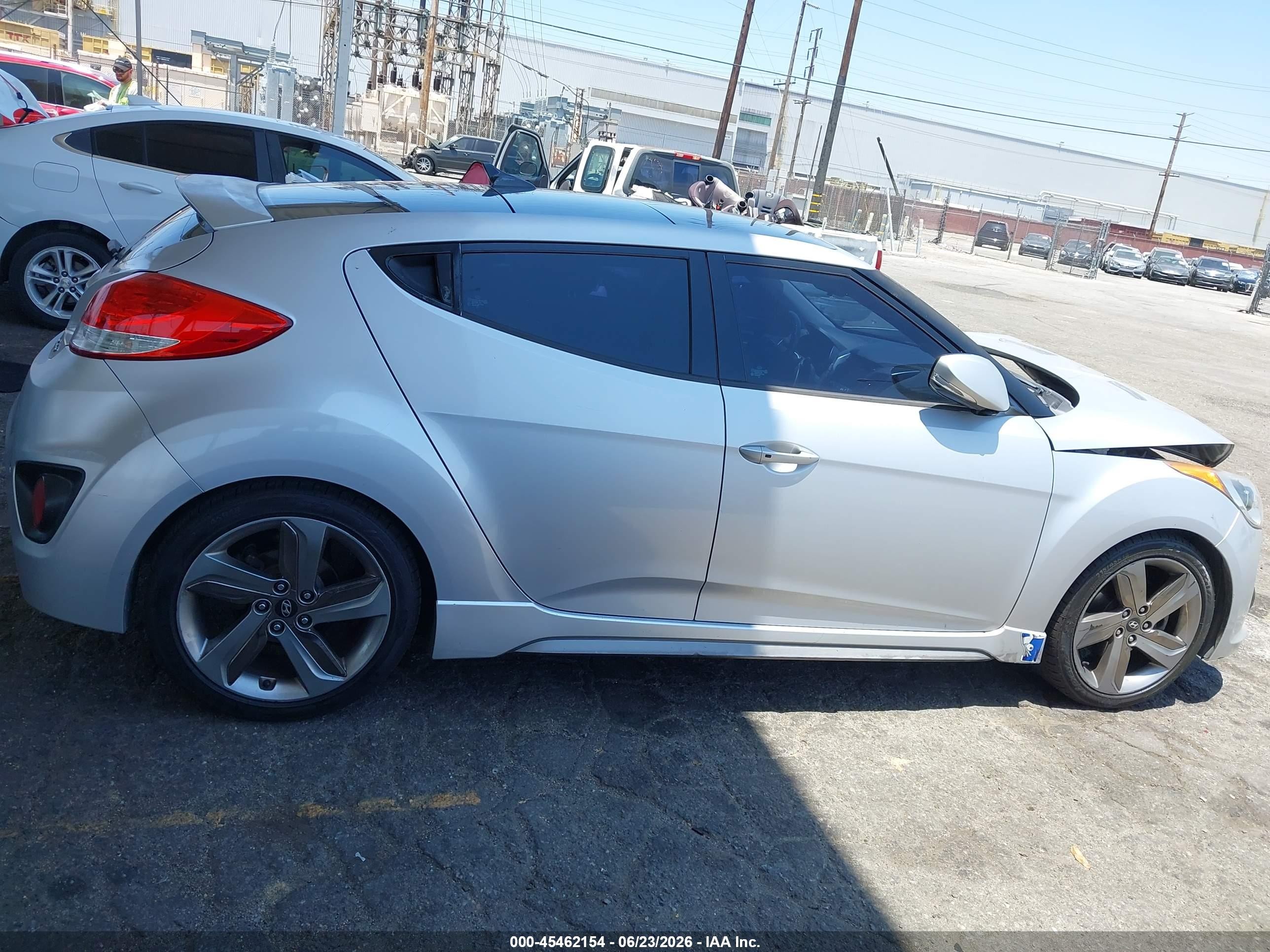 2013 Hyundai Veloster Turbo W/blue Silver vin: KMHTC6AE9DU125851