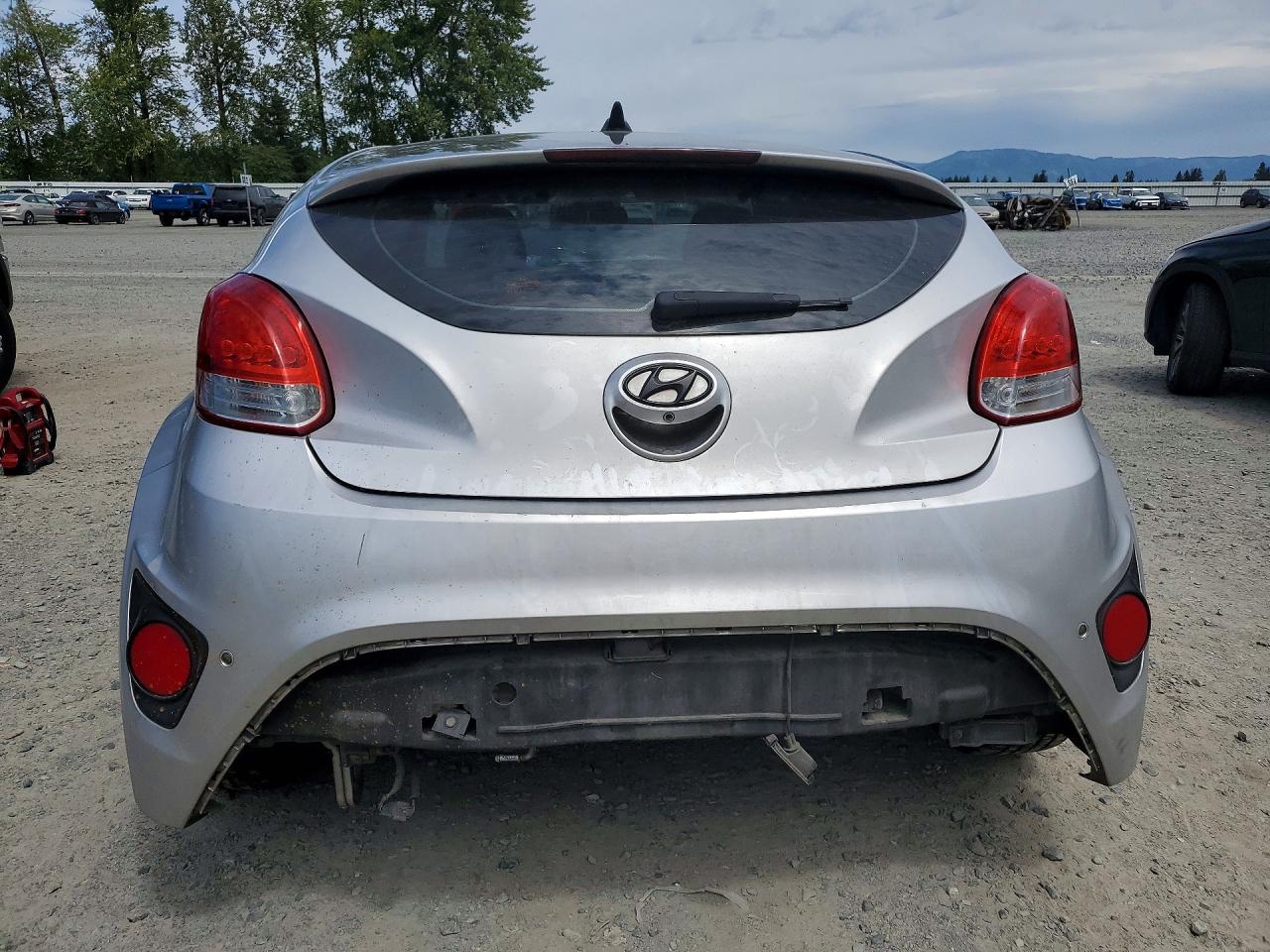 2013 Hyundai Veloster Turbo Silver vin: KMHTC6AE9DU126417