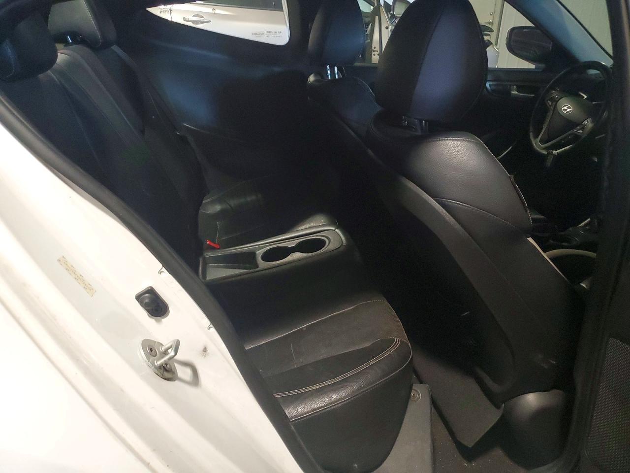 2013 Hyundai Veloster Turbo White vin: KMHTC6AE9DU128636