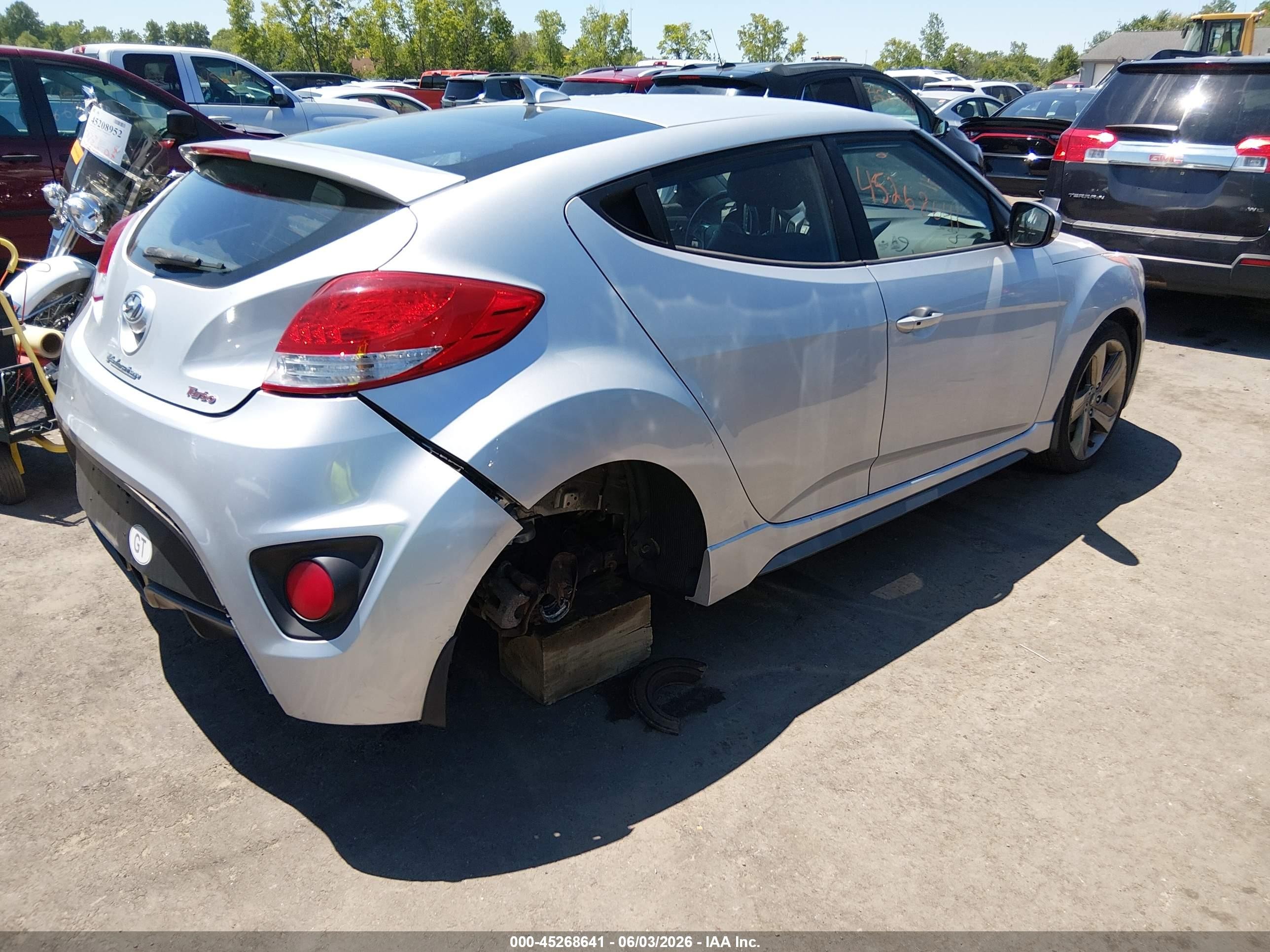 2014 Hyundai Veloster Turbo W/blue White vin: KMHTC6AE9EU195562