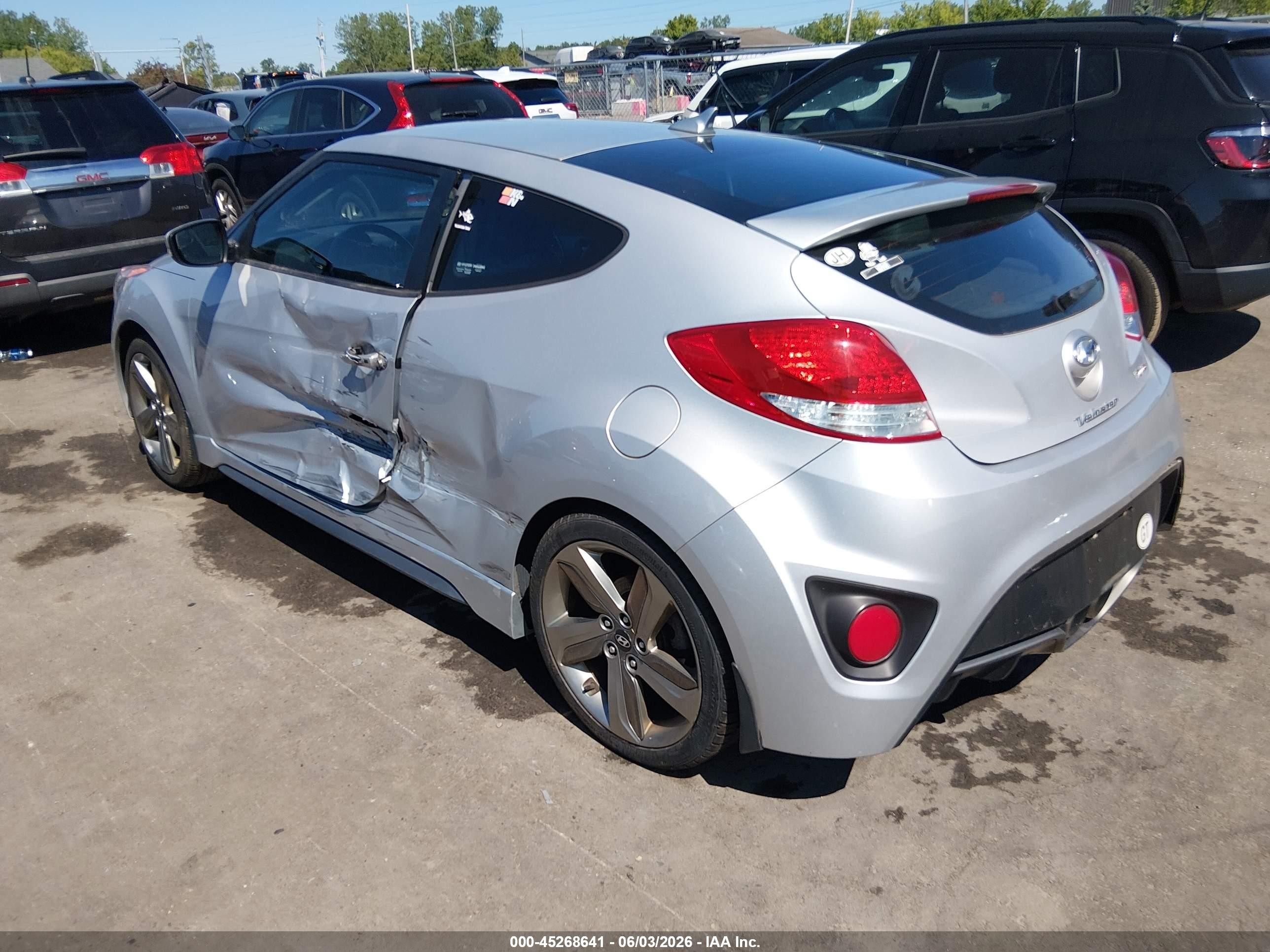 2014 Hyundai Veloster Turbo W/blue White vin: KMHTC6AE9EU195562
