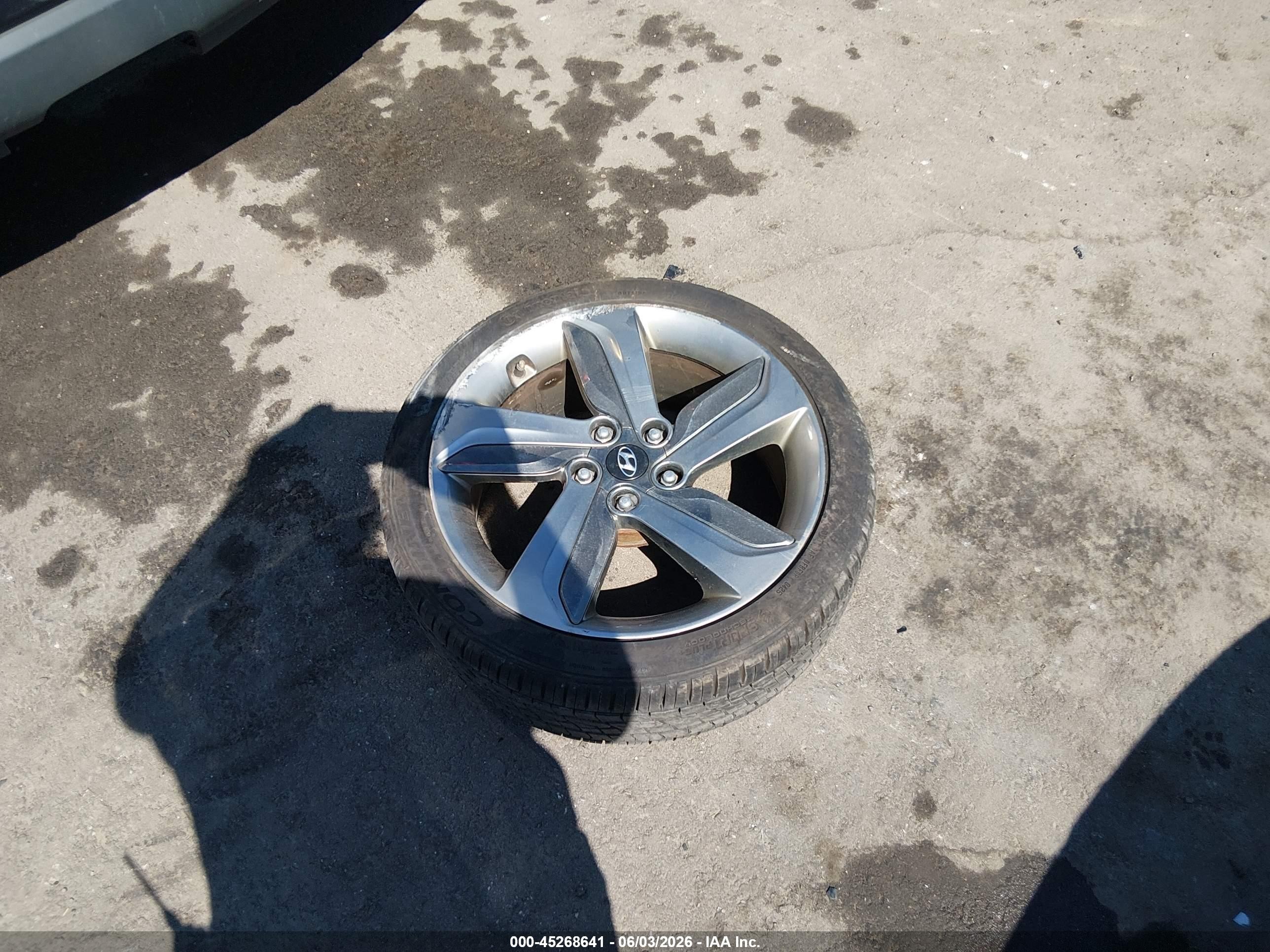 2014 Hyundai Veloster Turbo W/blue White vin: KMHTC6AE9EU195562