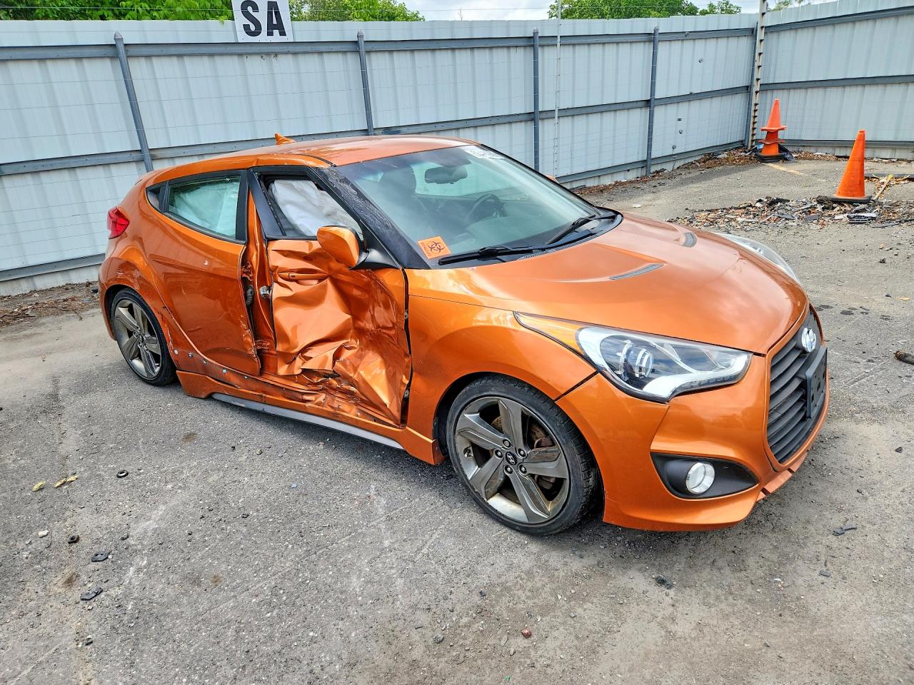 2015 Hyundai Veloster Turbo Orange vin: KMHTC6AE9FU229016