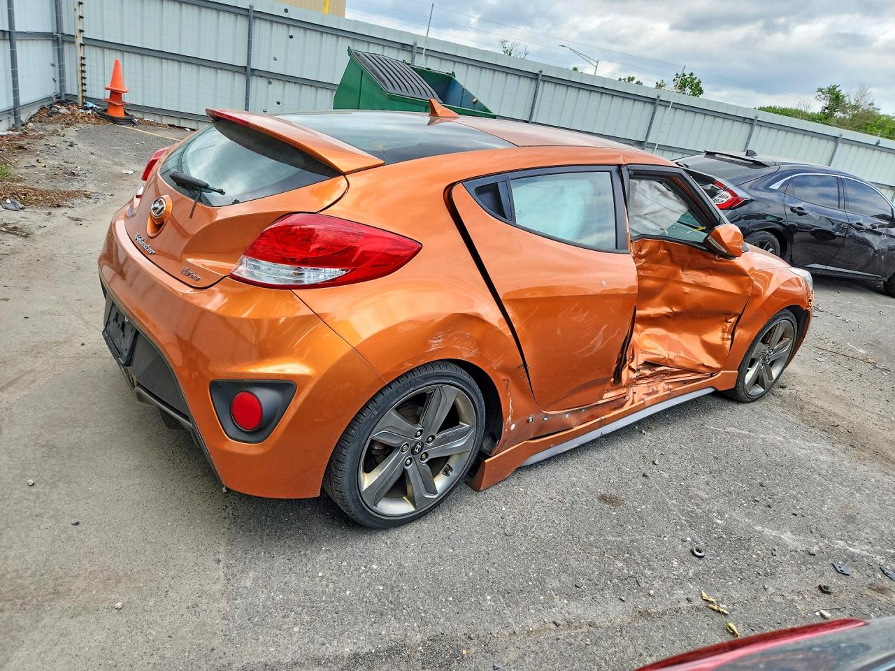 2015 Hyundai Veloster Turbo Orange vin: KMHTC6AE9FU229016