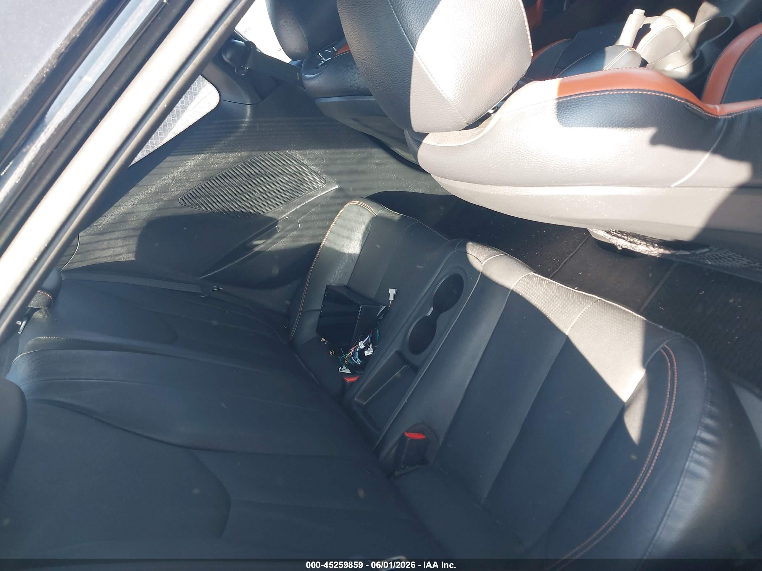 2016 Hyundai Veloster Turbo Black vin: KMHTC6AE9GU264351