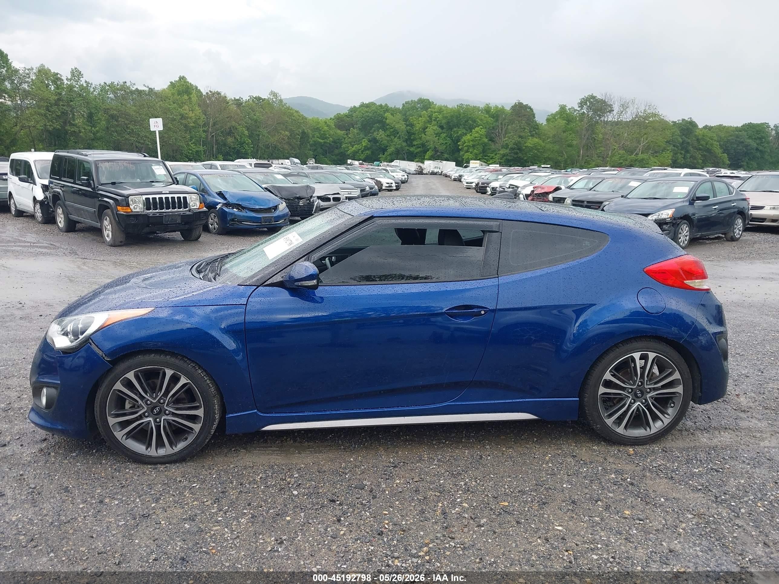 2016 Hyundai Veloster Turbo Blue vin: KMHTC6AE9GU266052