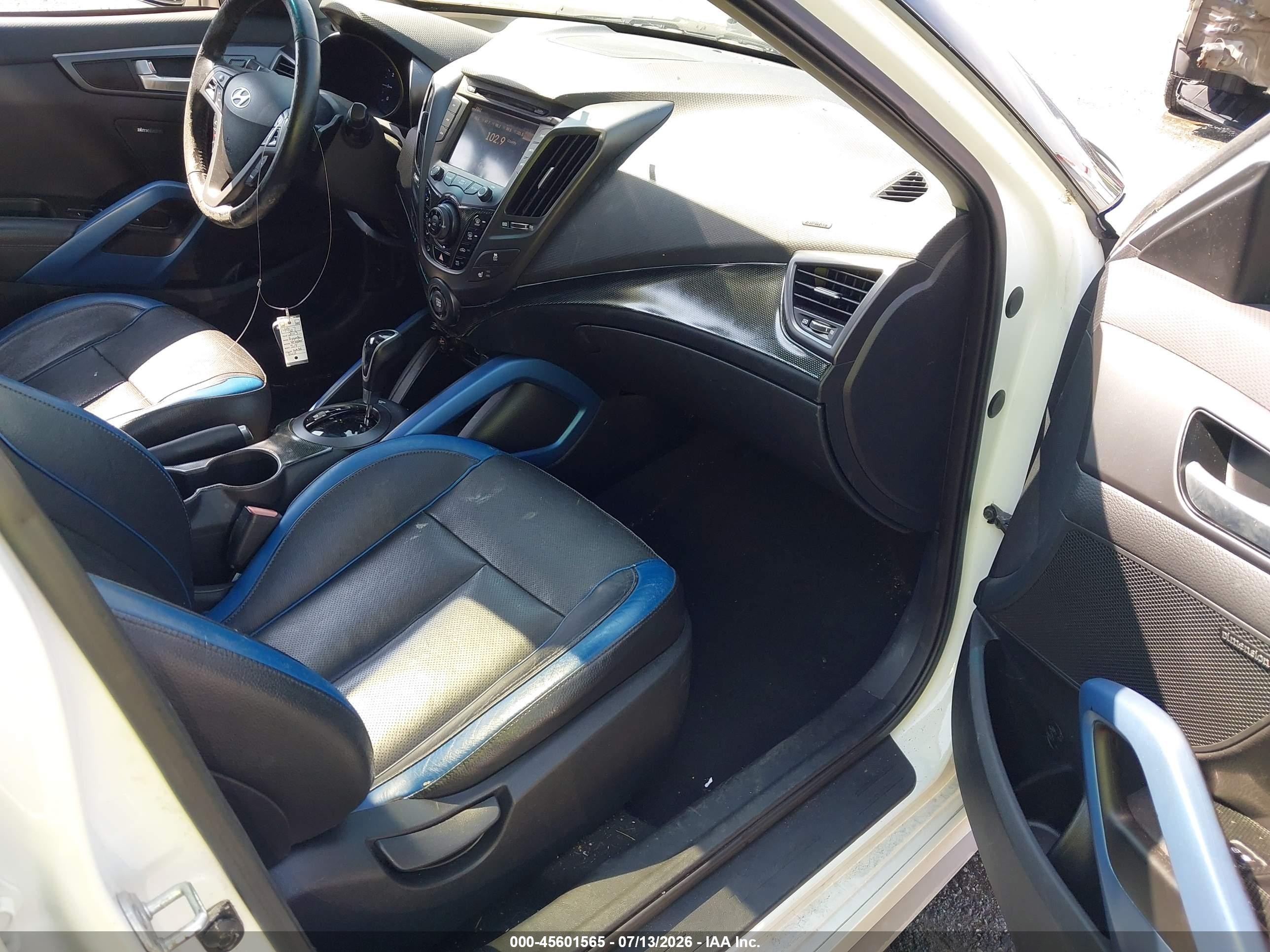 2013 Hyundai Veloster Turbo W/blue White vin: KMHTC6AEXDU136129