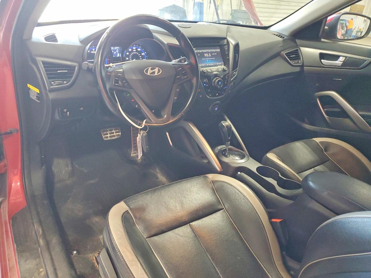 2015 Hyundai Veloster Turbo Red vin: KMHTC6AEXFU230692