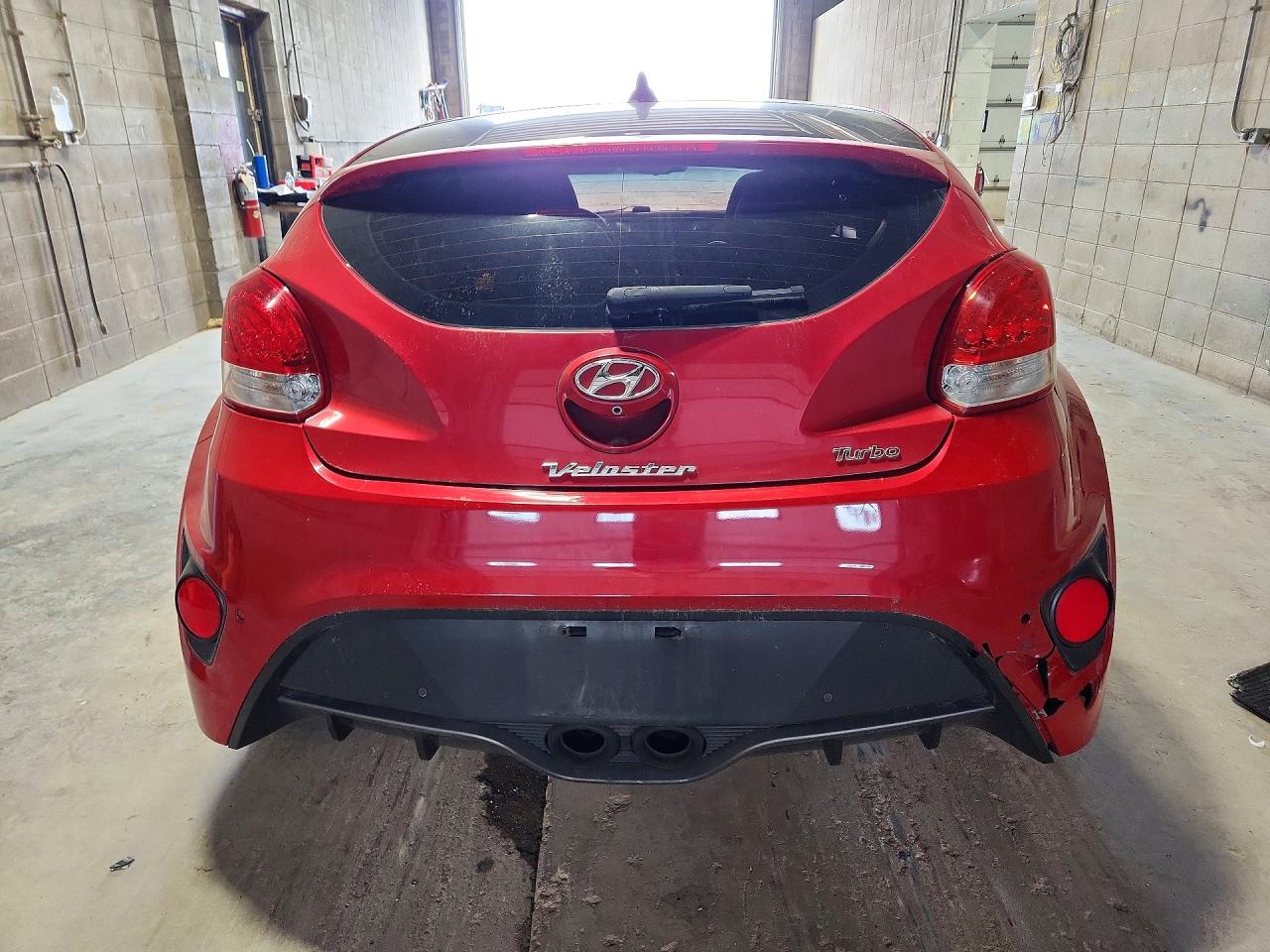 2015 Hyundai Veloster Turbo Red vin: KMHTC6AEXFU241000