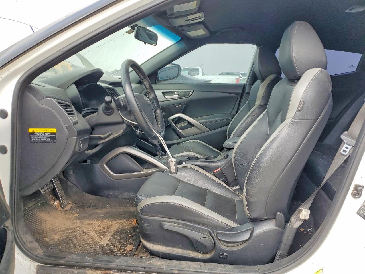 2017 Hyundai Veloster Turbo White vin: KMHTC6AEXHU310335