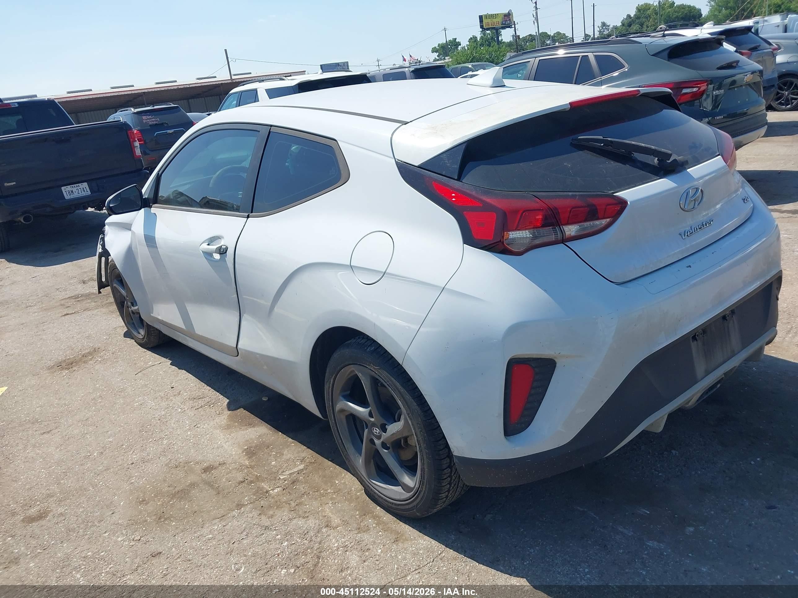2020 Hyundai Veloster 2.0 Белый vin: KMHTG6AF1LU031409