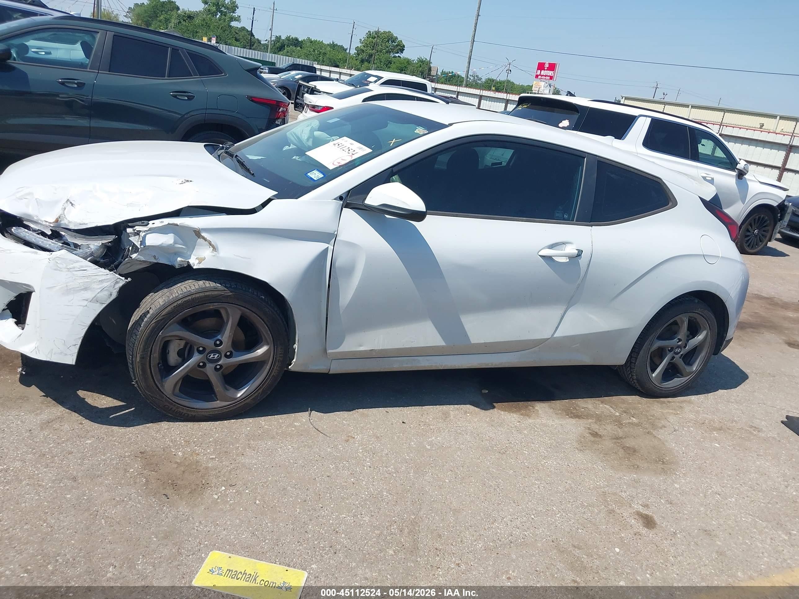 2020 Hyundai Veloster 2.0 Белый vin: KMHTG6AF1LU031409