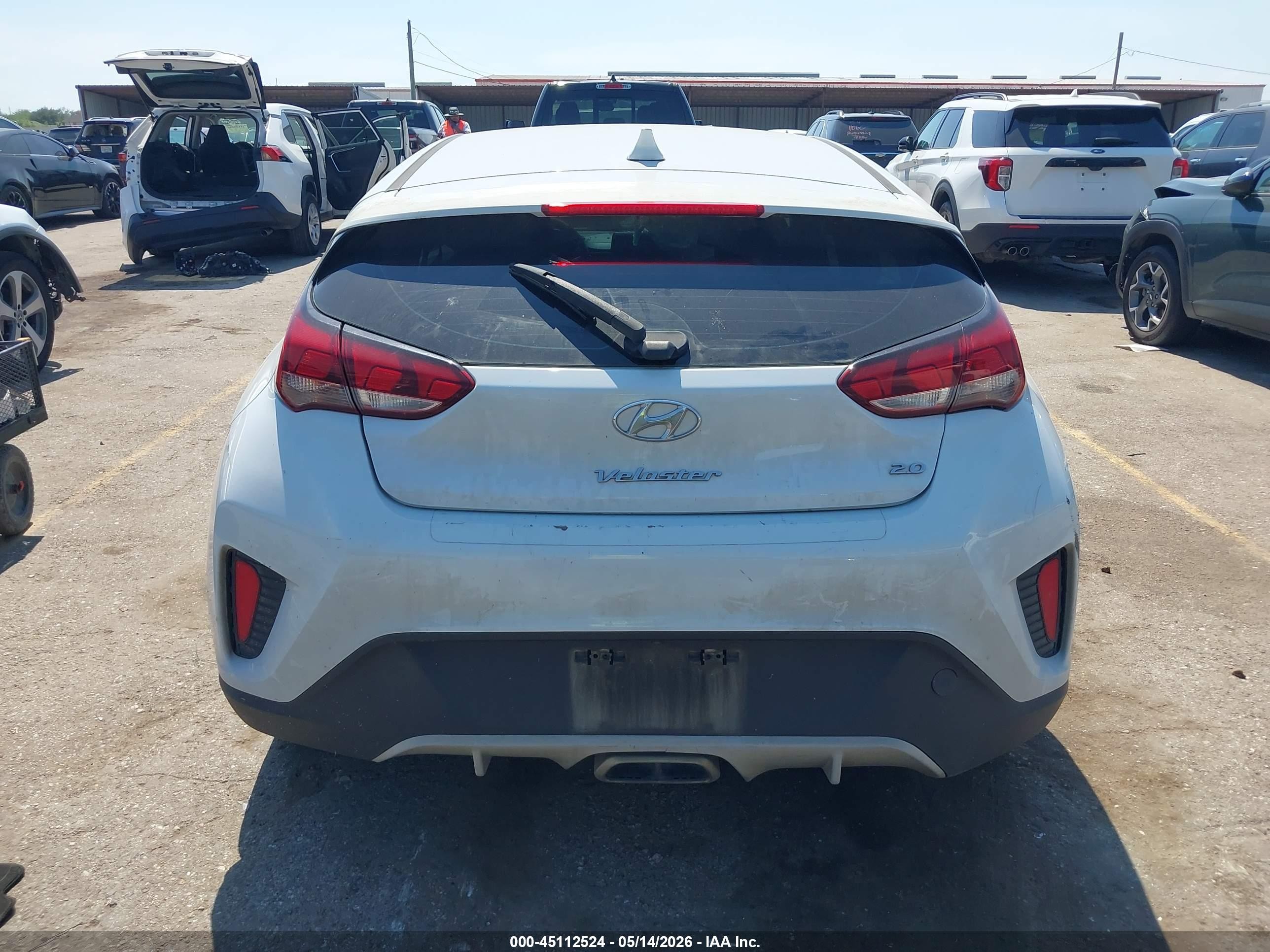 2020 Hyundai Veloster 2.0 Белый vin: KMHTG6AF1LU031409