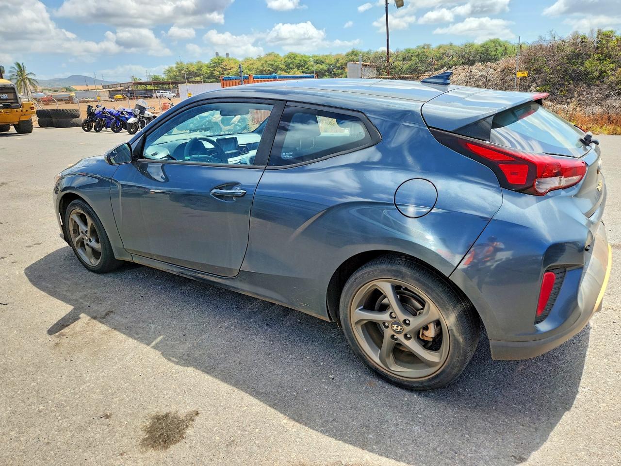 2020 Hyundai Veloster 2.0l Charcoal vin: KMHTG6AF3LU029712