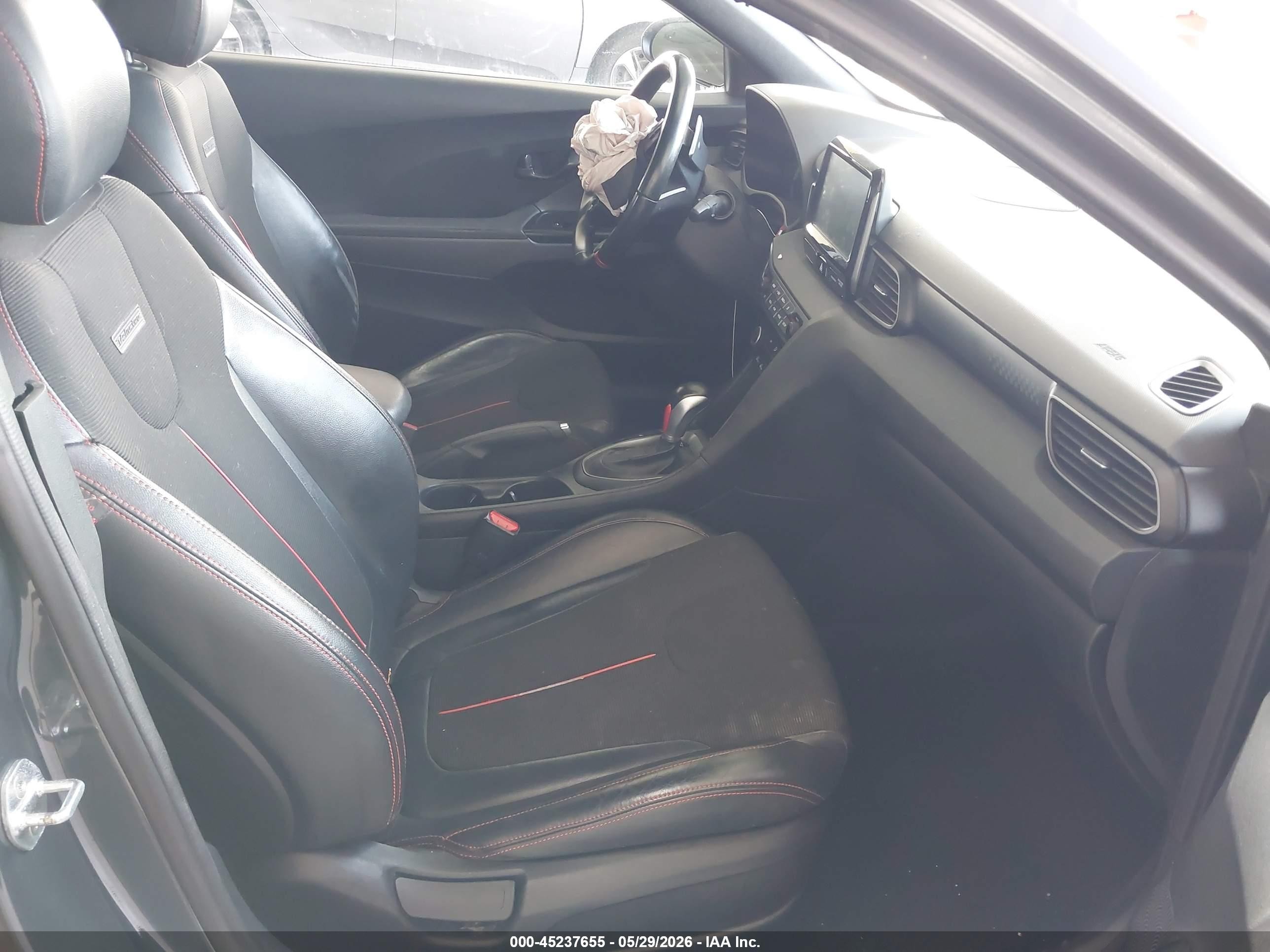 2019 Hyundai Veloster 2.0 Premium Серый vin: KMHTG6AF6KU007394