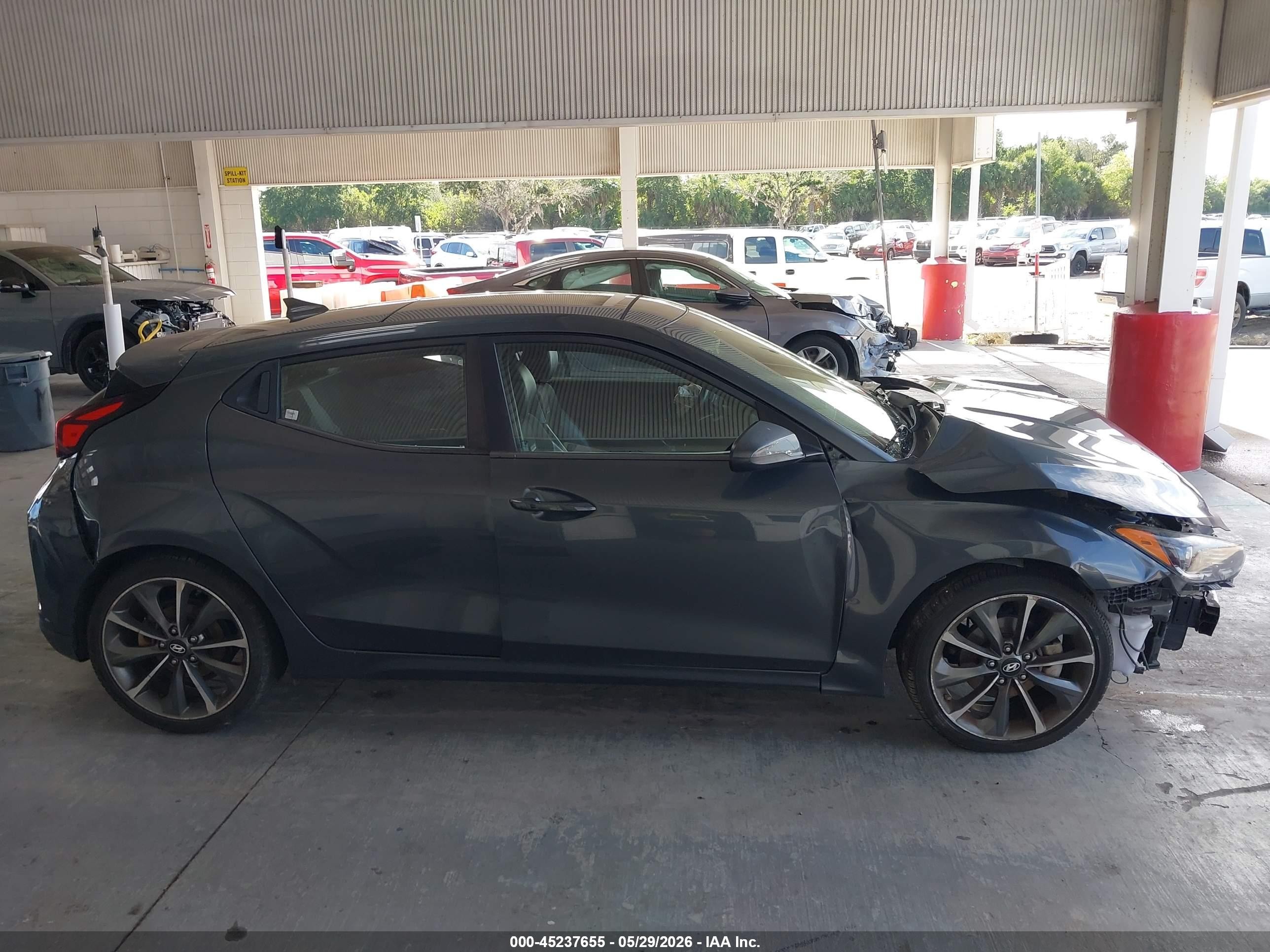 2019 Hyundai Veloster 2.0 Premium Серый vin: KMHTG6AF6KU007394