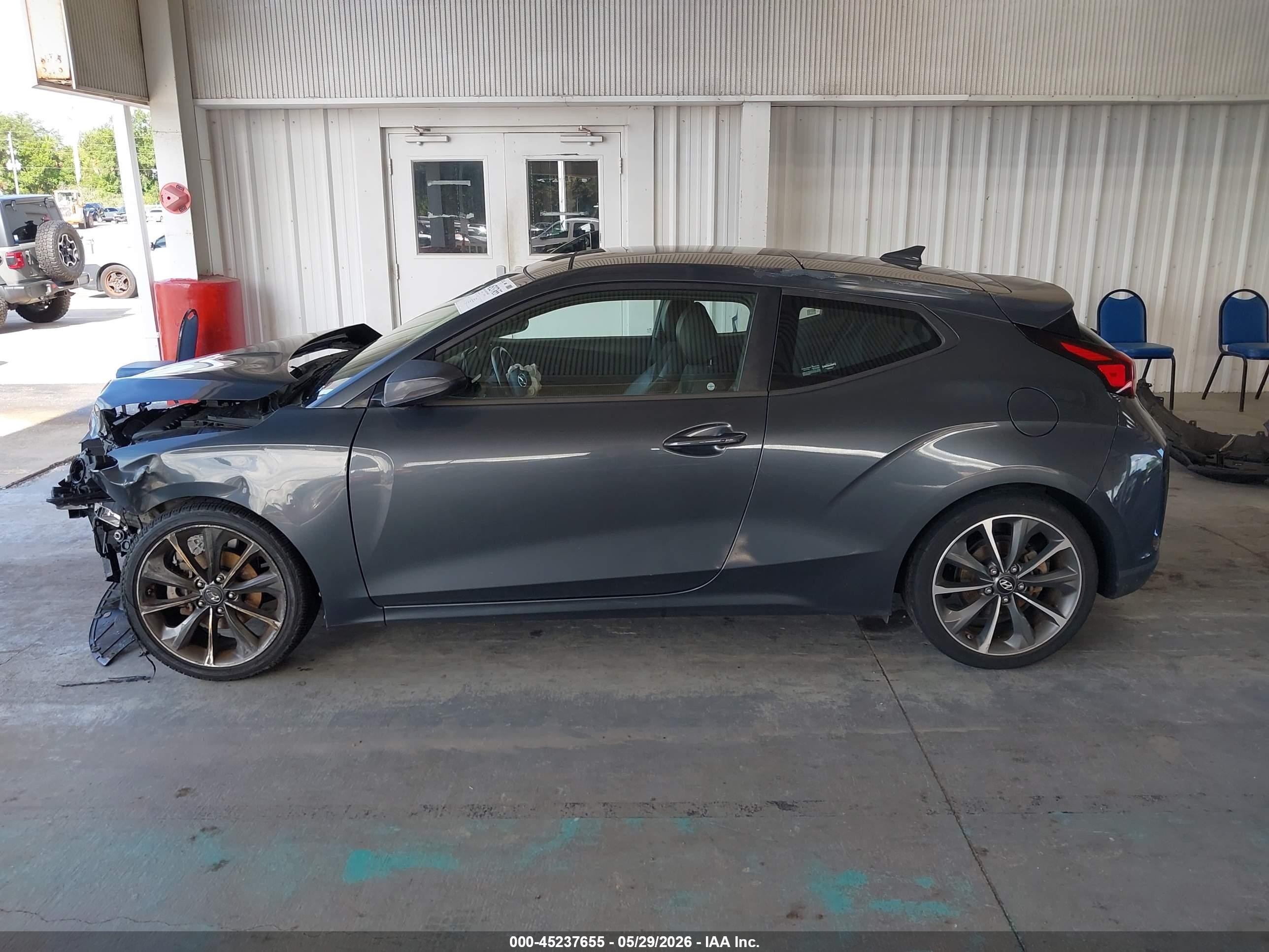 2019 Hyundai Veloster 2.0 Premium Серый vin: KMHTG6AF6KU007394