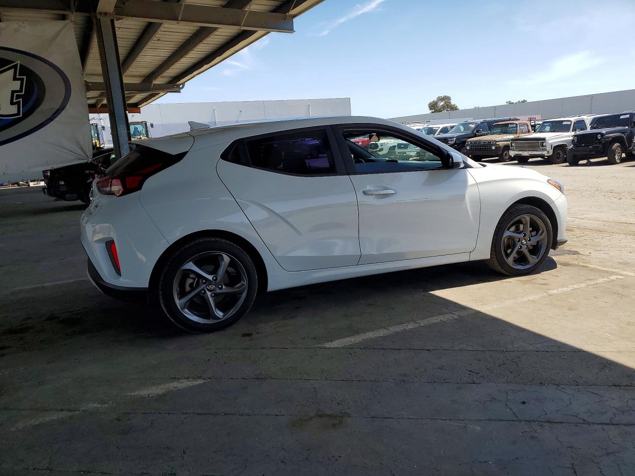 2019 Hyundai Veloster 2.0l White vin: KMHTG6AF7KU016394