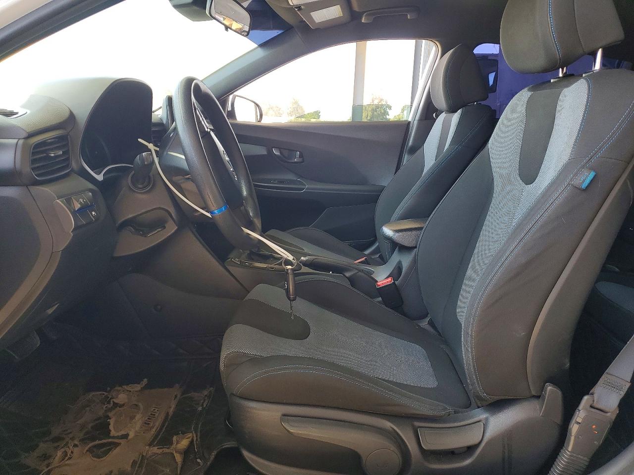 2019 Hyundai Veloster 2.0l White vin: KMHTG6AF7KU016394