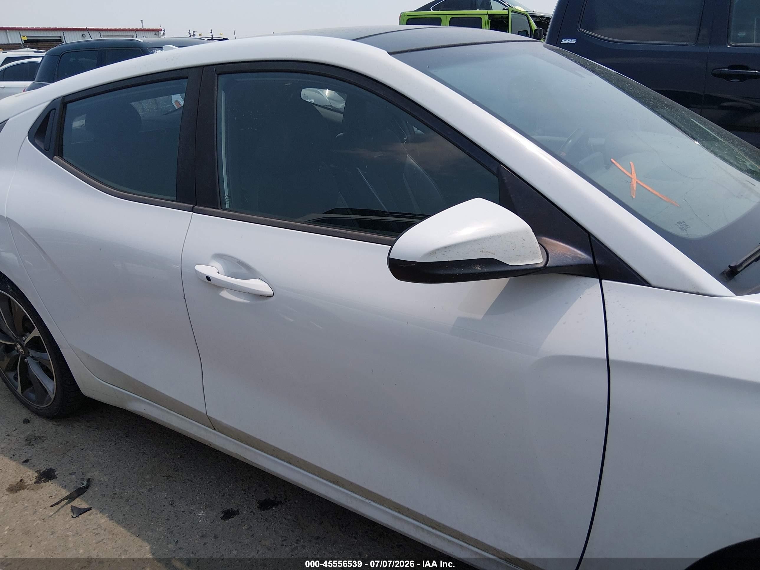 2019 Hyundai Veloster 2.0 Premium White vin: KMHTG6AF8KU012595