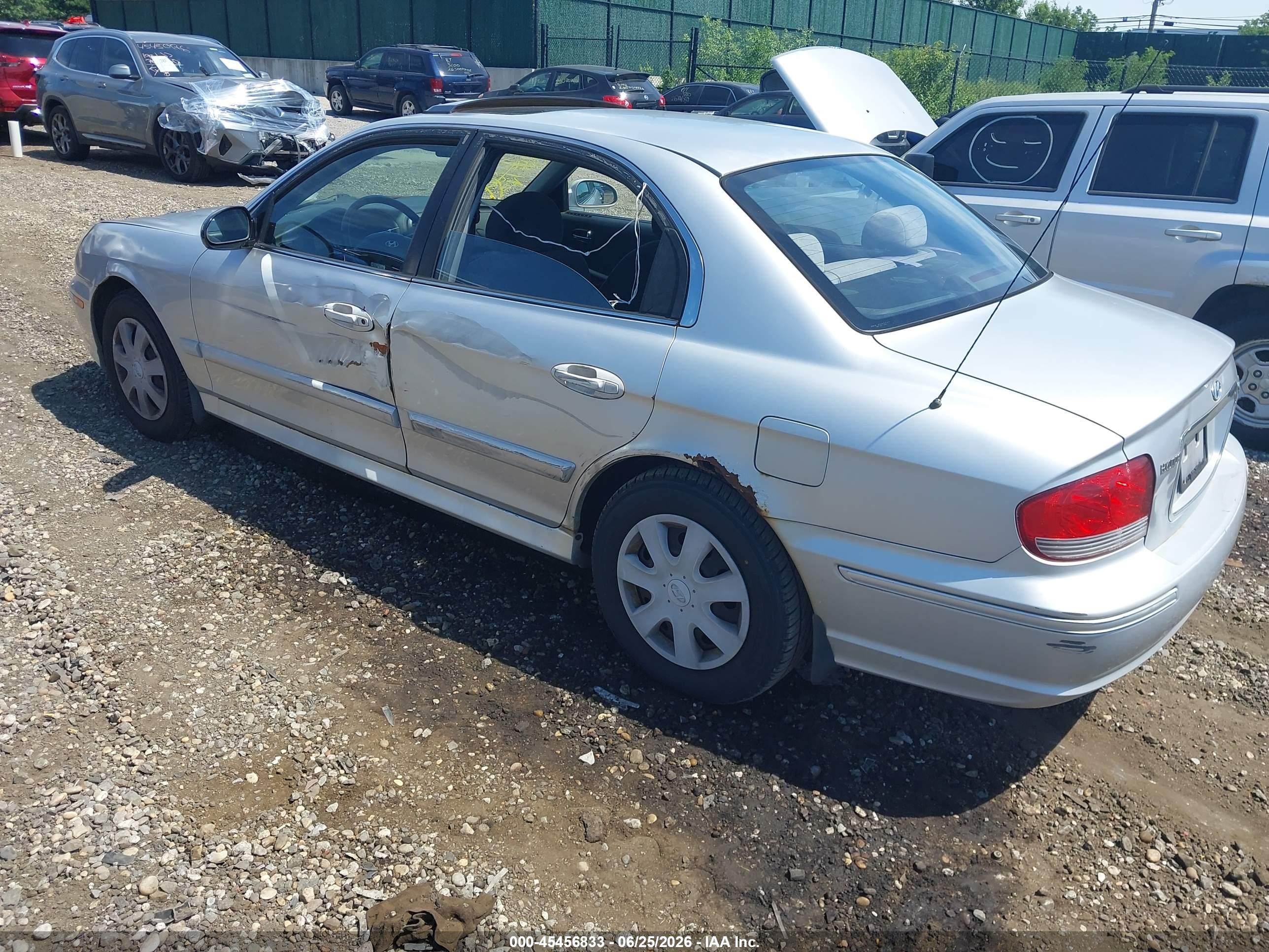 2002 Hyundai Sonata Gls Silver vin: KMHWF25H12A616639