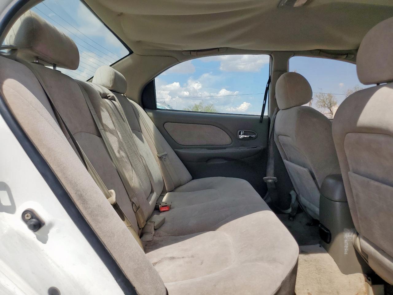 2005 Hyundai Sonata Gl White vin: KMHWF25H15A165586
