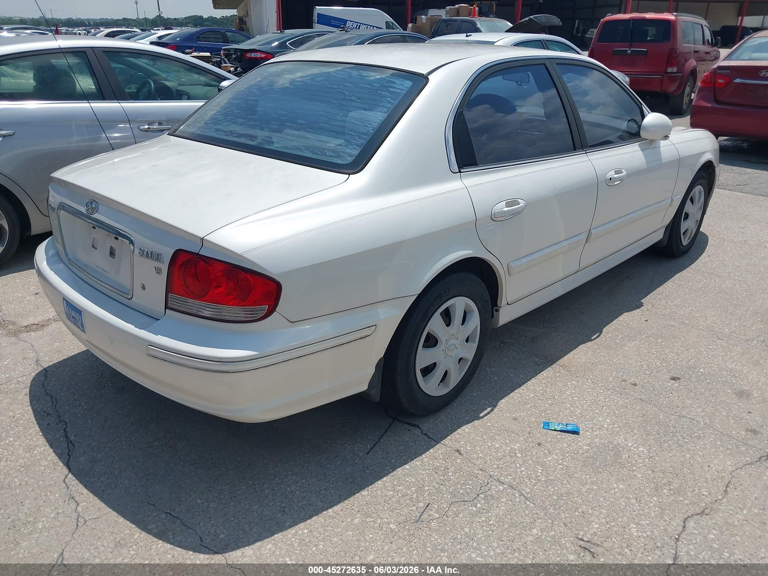 2002 Hyundai Sonata Gls White vin: KMHWF25H32A616979