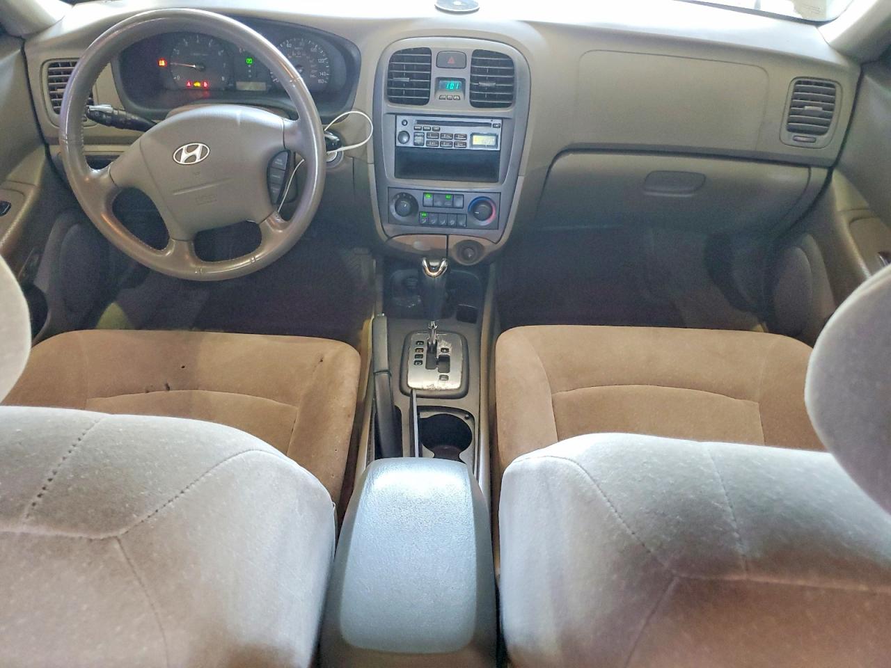 2003 Hyundai Sonata Base Gold vin: KMHWF25H33A826256