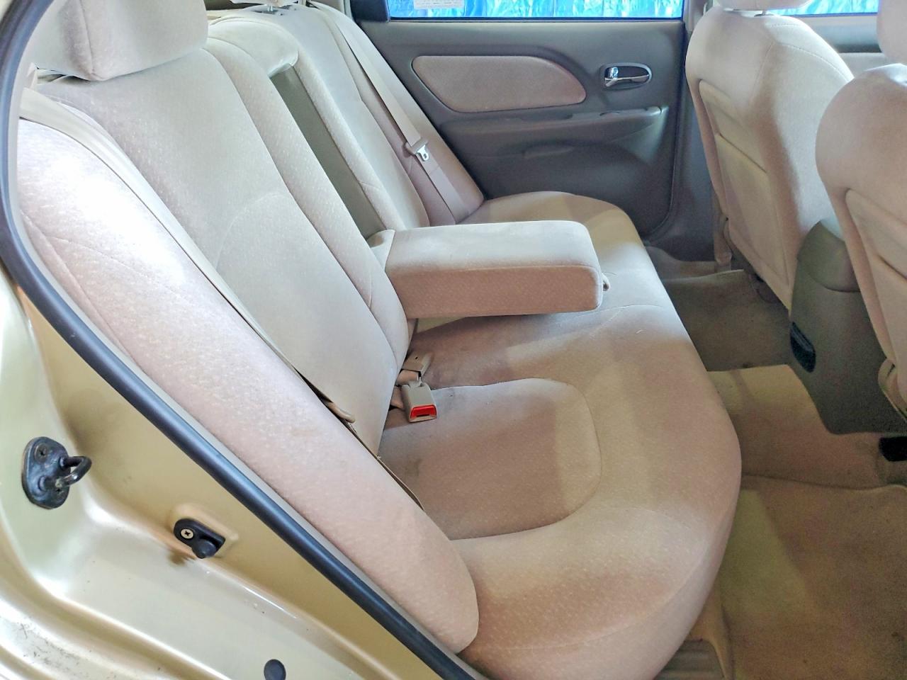 2003 Hyundai Sonata Base Gold vin: KMHWF25H33A826256