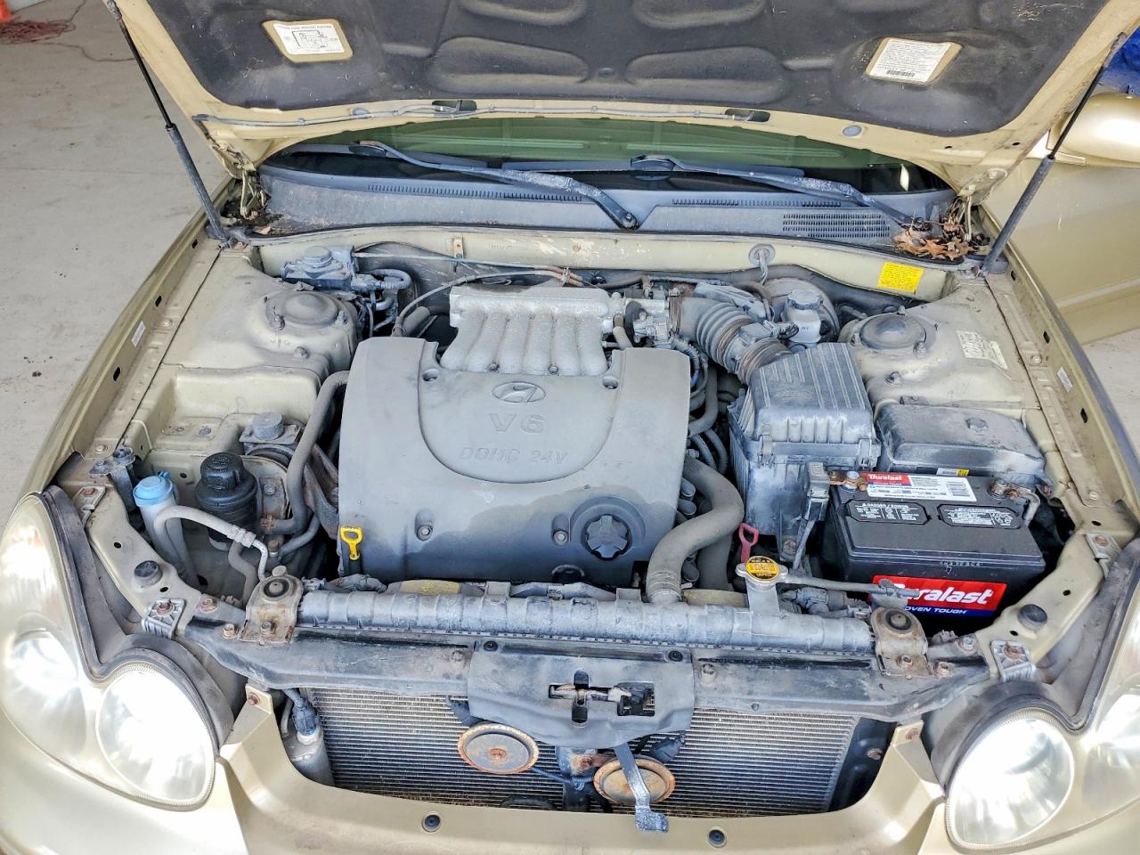 2003 Hyundai Sonata Base Gold vin: KMHWF25H33A826256