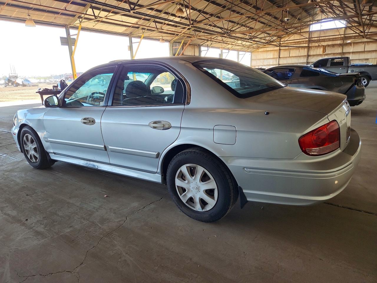2002 Hyundai Sonata Silver vin: KMHWF25H52A663513