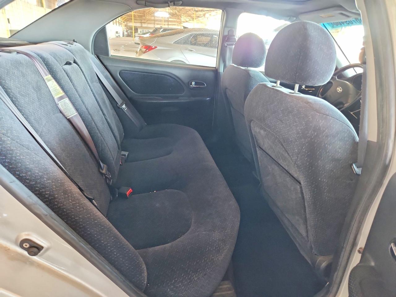 2002 Hyundai Sonata Silver vin: KMHWF25H52A663513